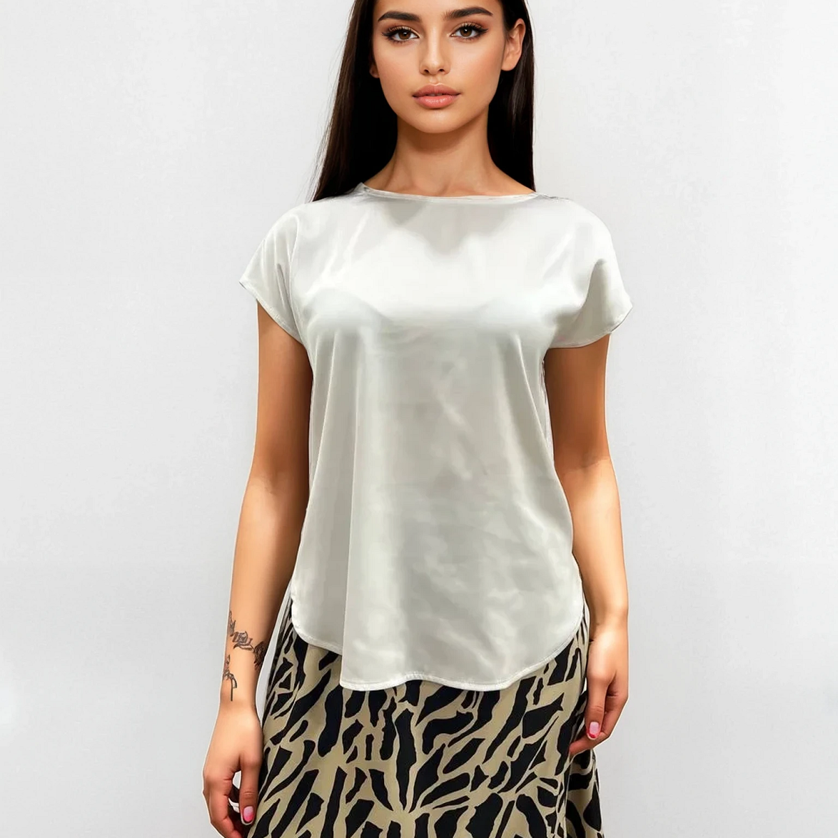 Блуза шовкова зі складою по спинці