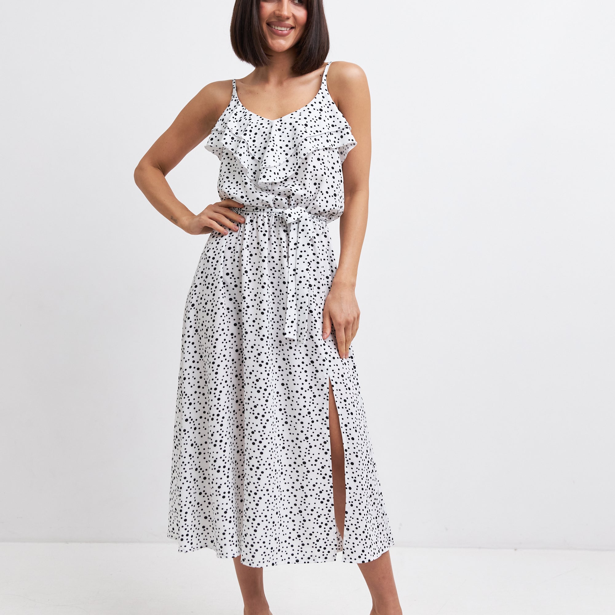 Сарафан на тонких бретелях з воланами