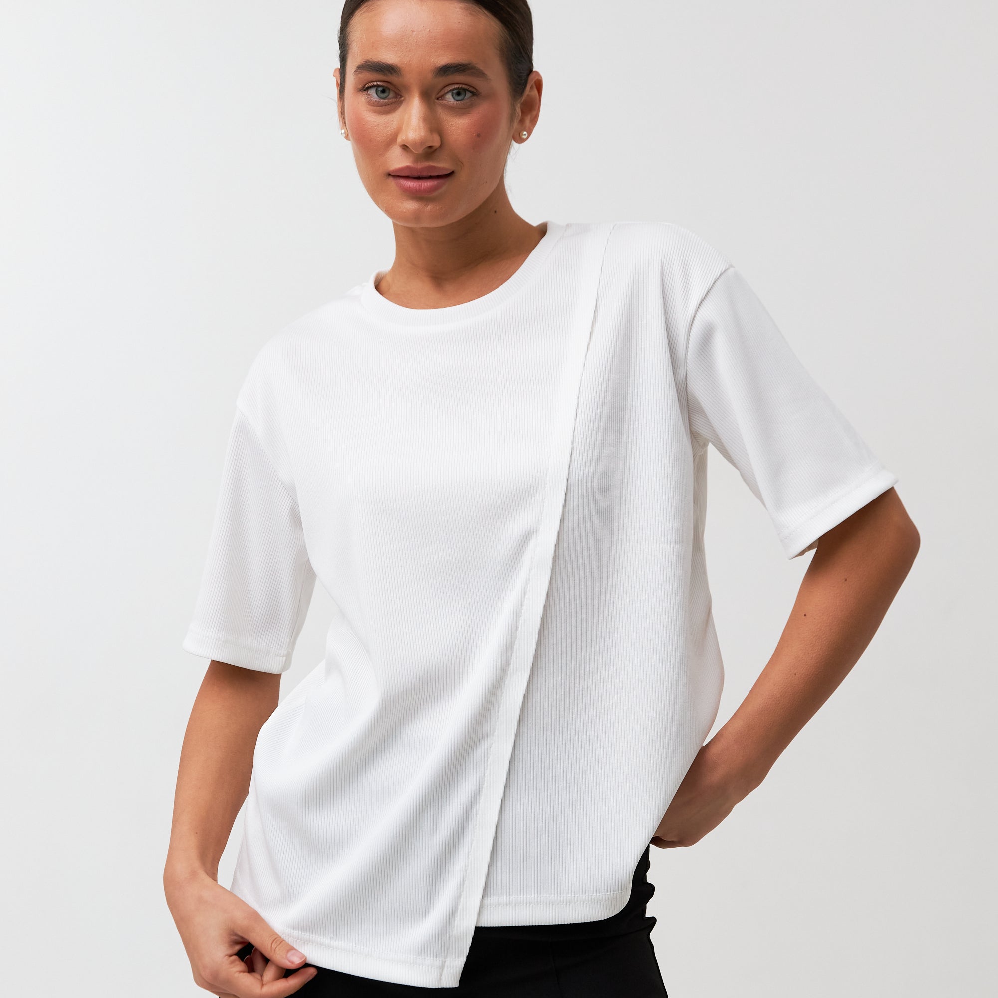 Футболка з асиметрією