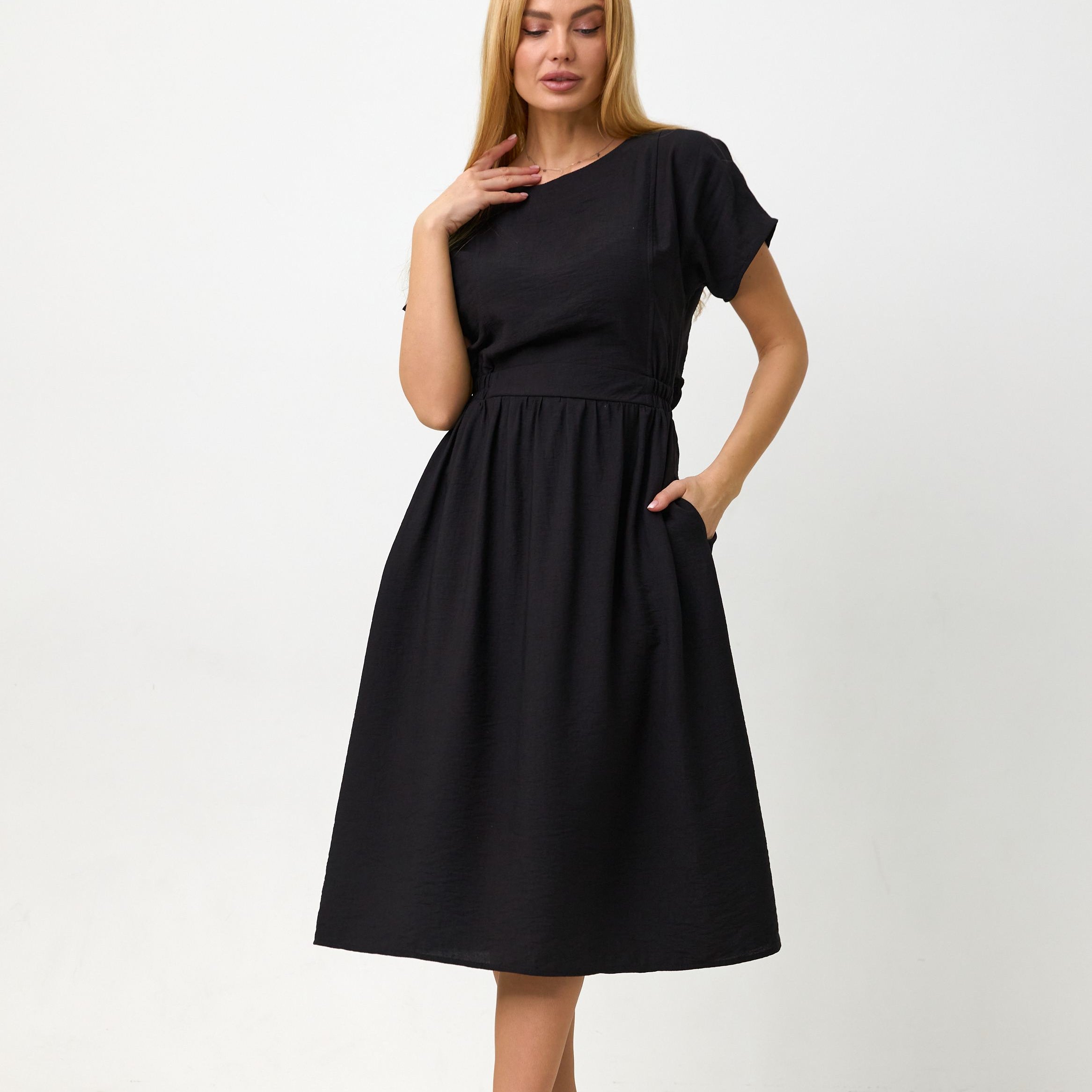 Сукня з льону жатки і гудзиками по спині