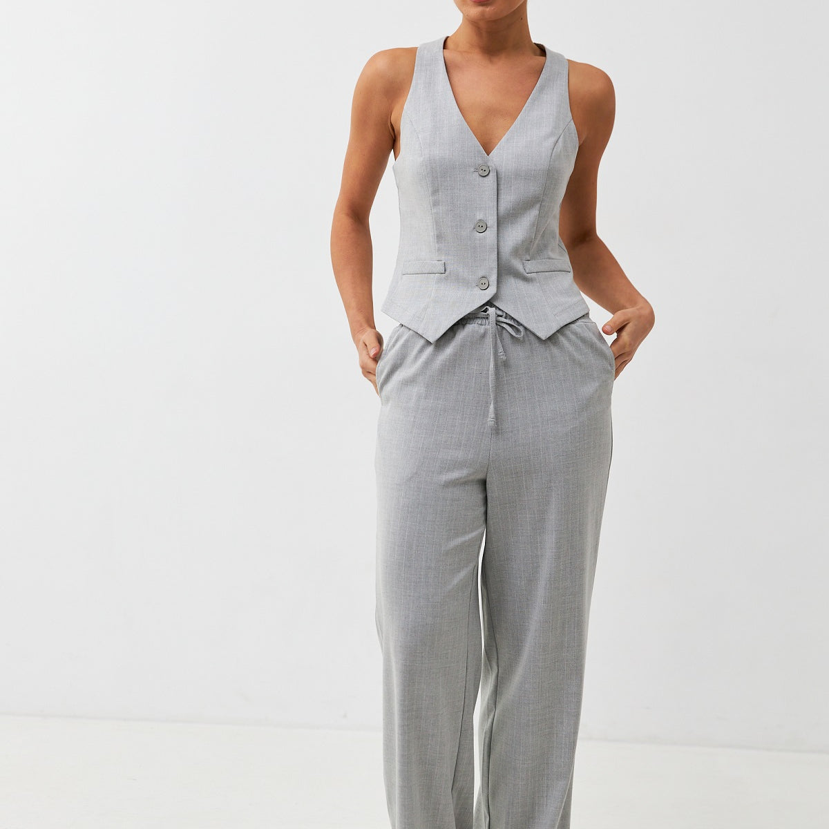 Жилет класичний в смужку