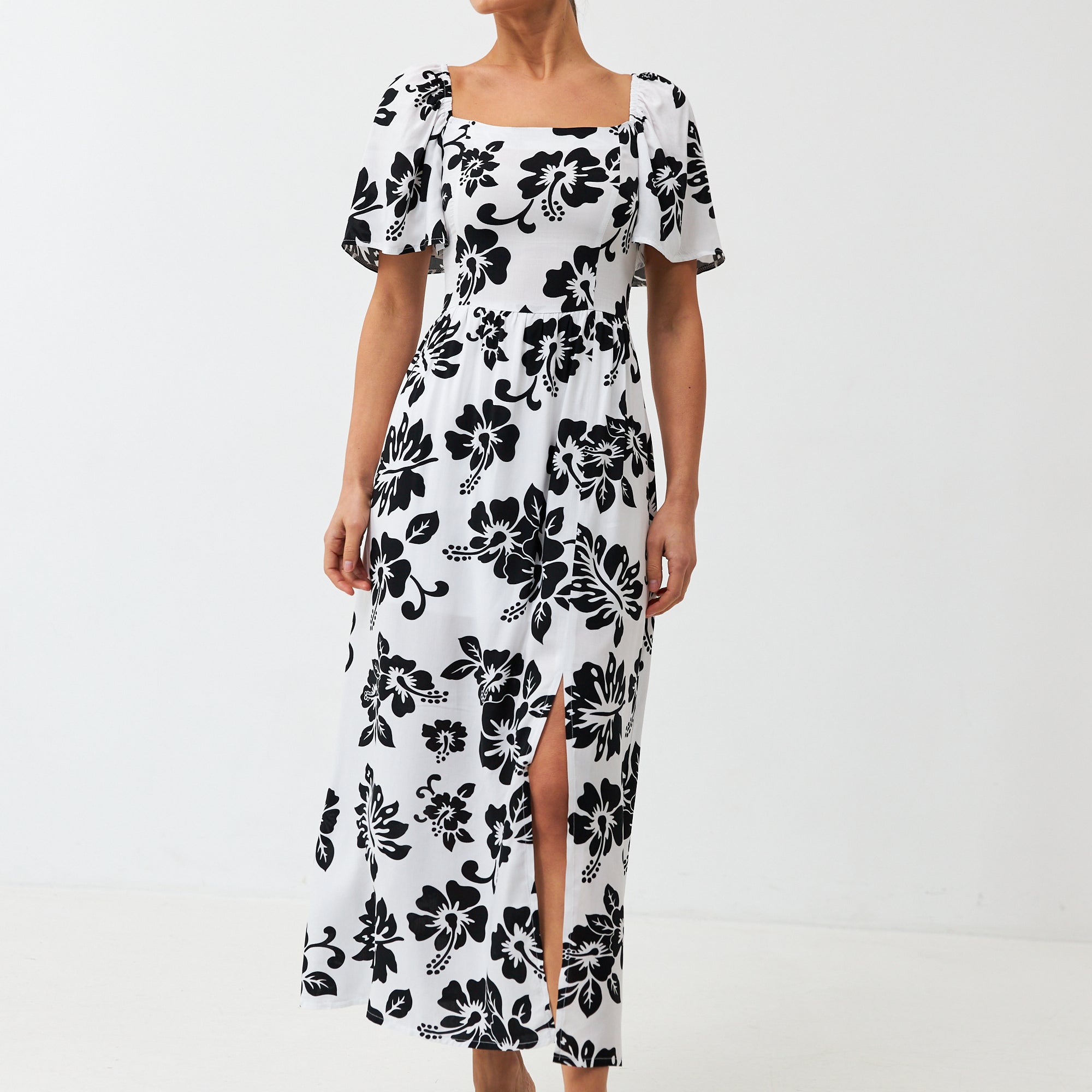 Сукня жіноча максі з рукавом колокол і розрізом