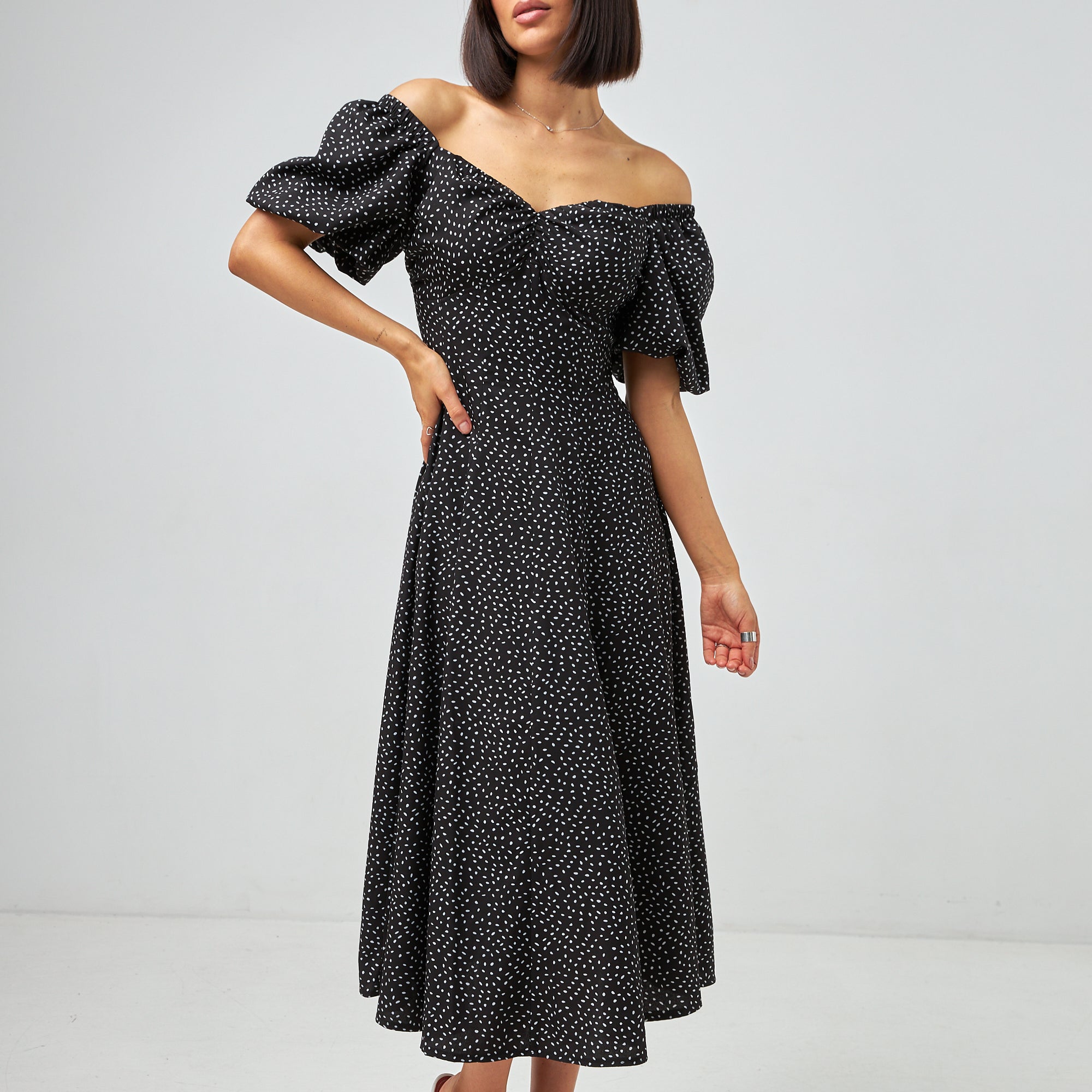 Сукня з рукавом колокол