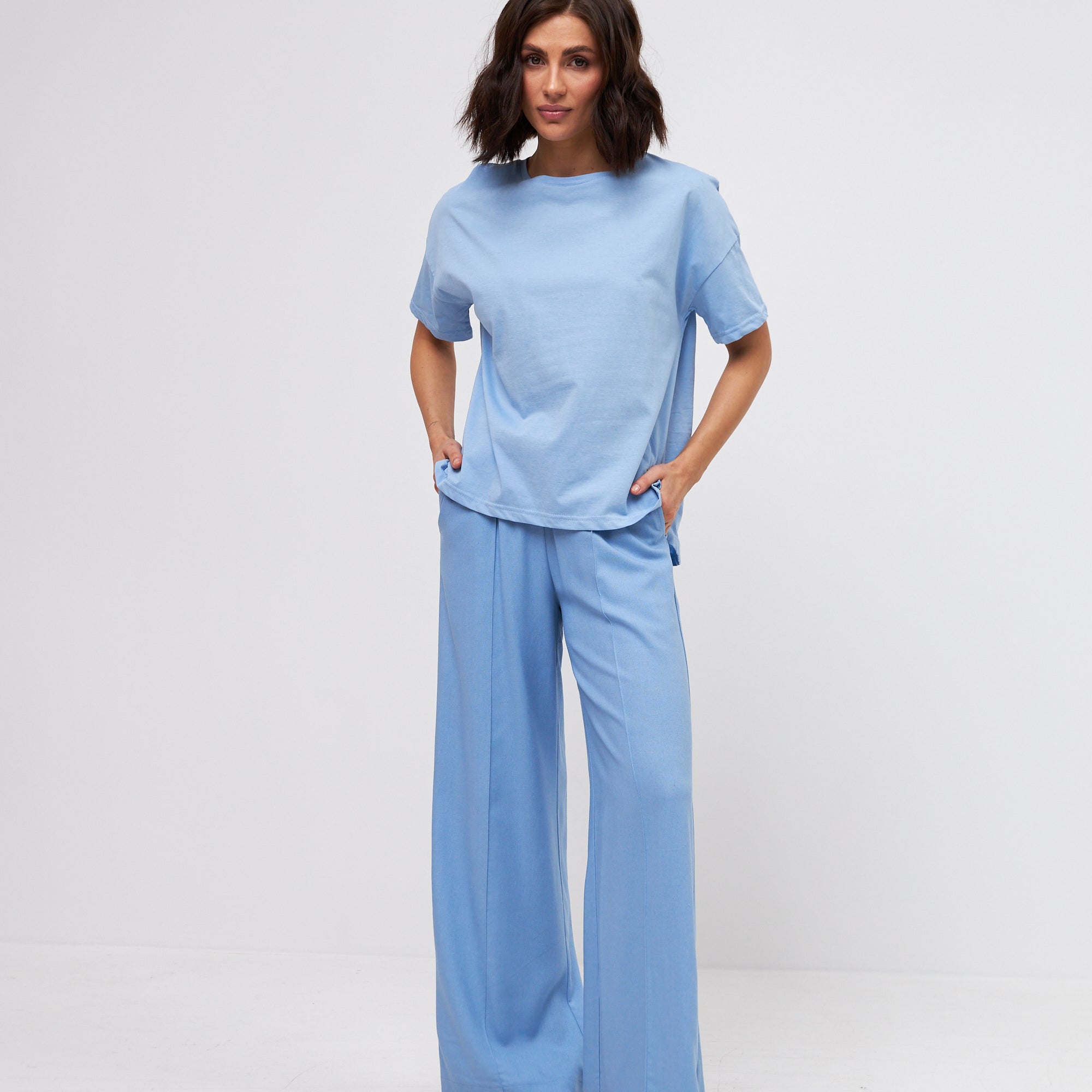 Футболка з подовженою спинкою та розрізами