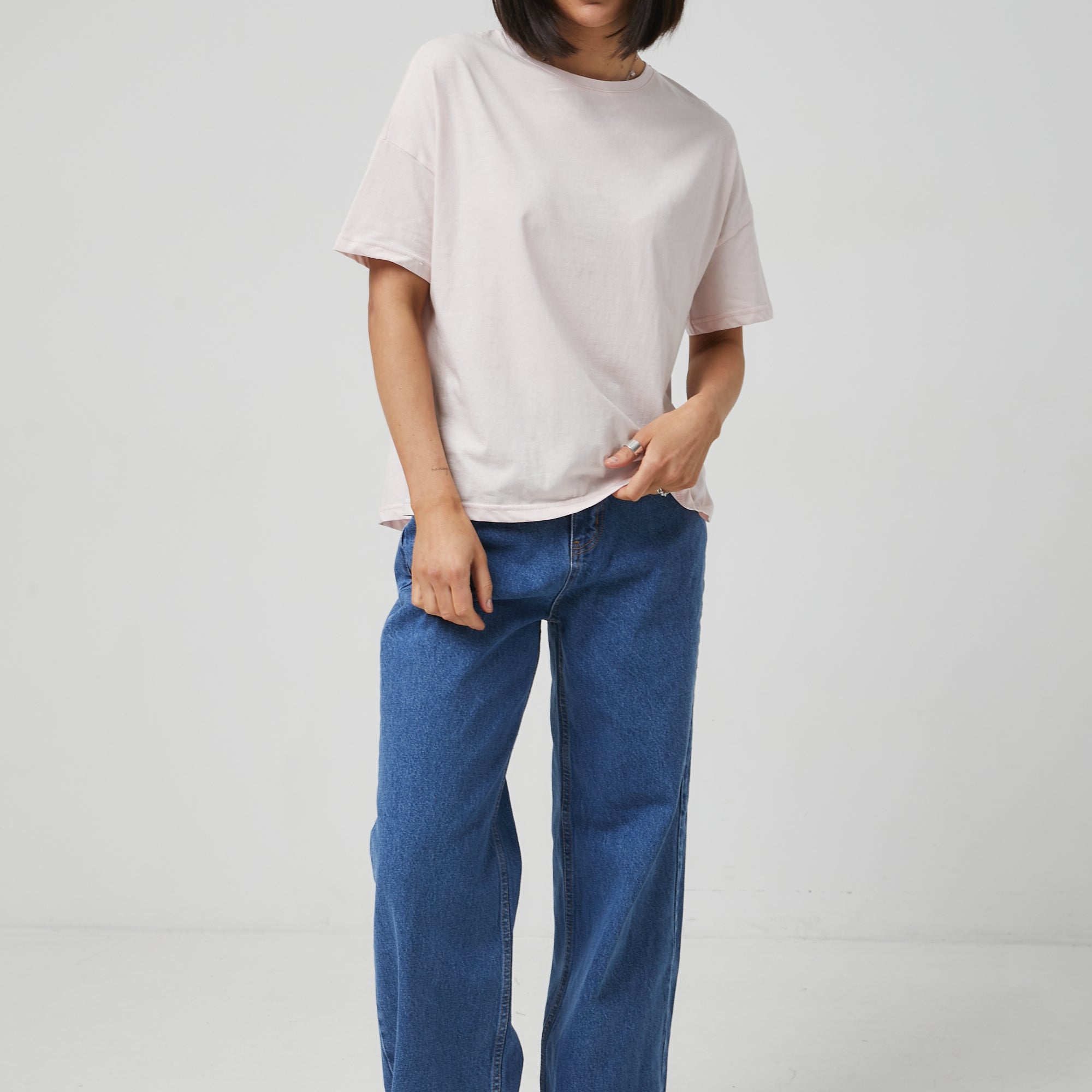 Футболка з подовженою спинкою та розрізами