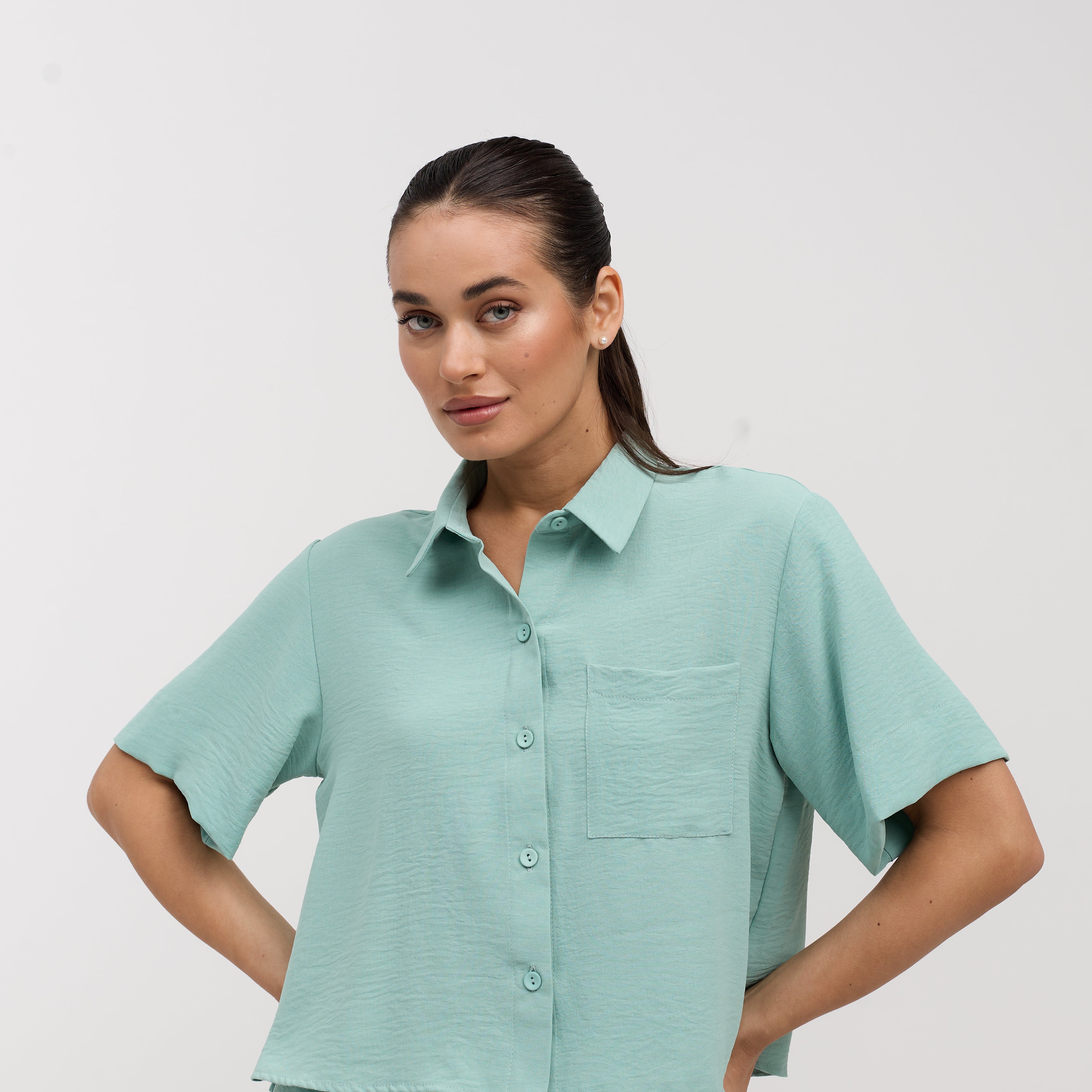 Сорочка вкорочена з коротким рукавом