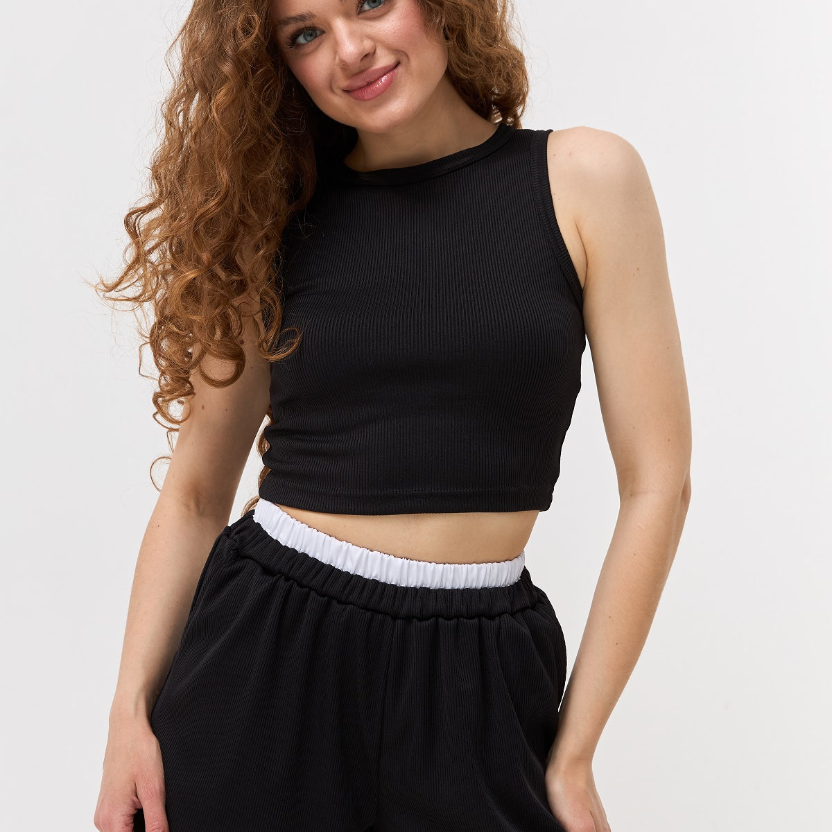 Шорти рубчик з білою резинкою