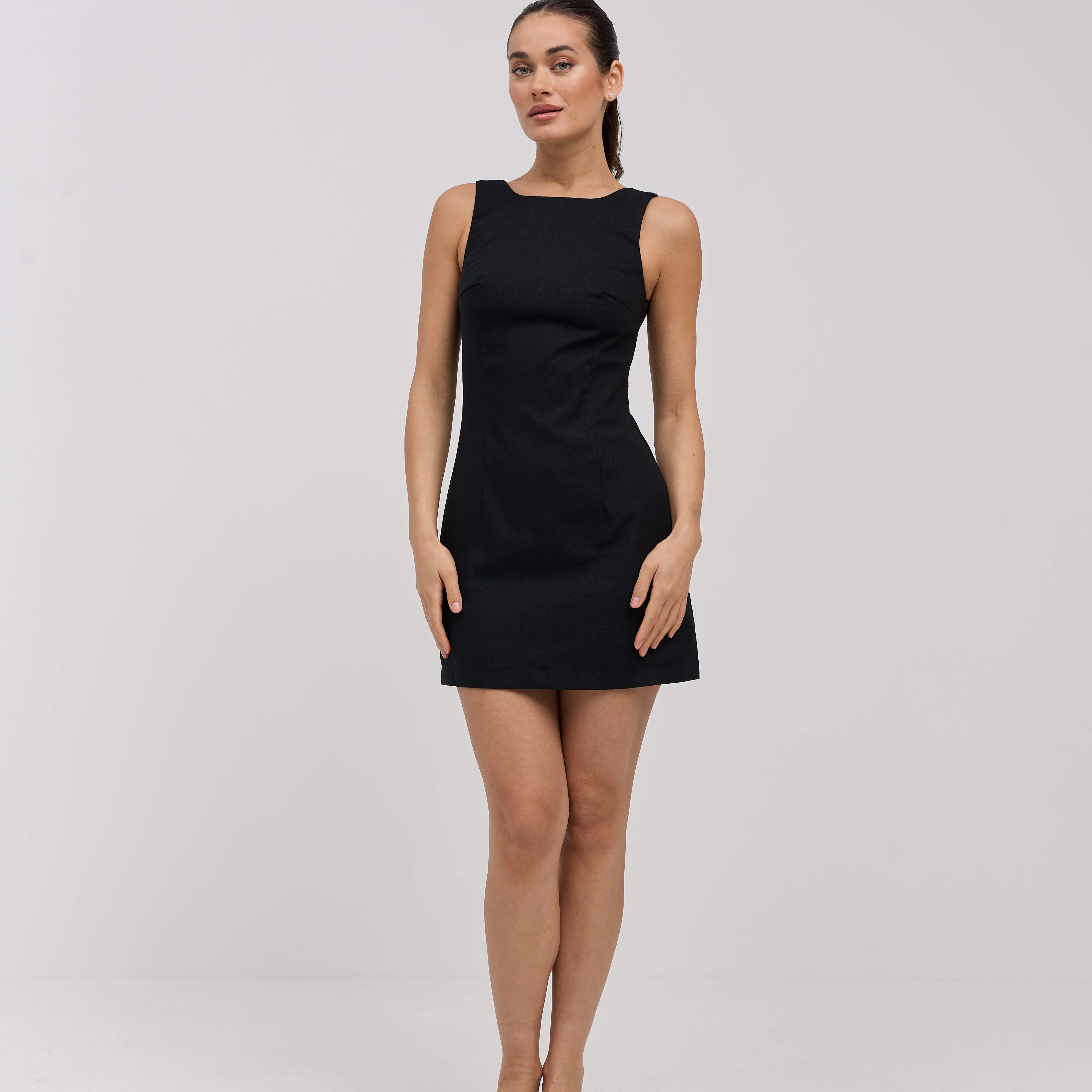 Сукня з відкритою спиною