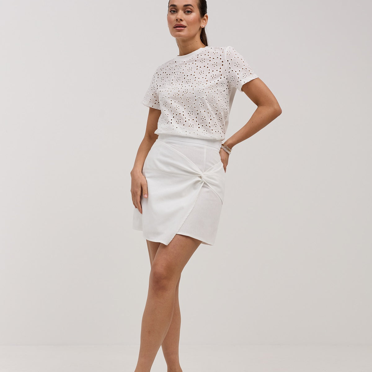 Спідниця міні з перекрутом