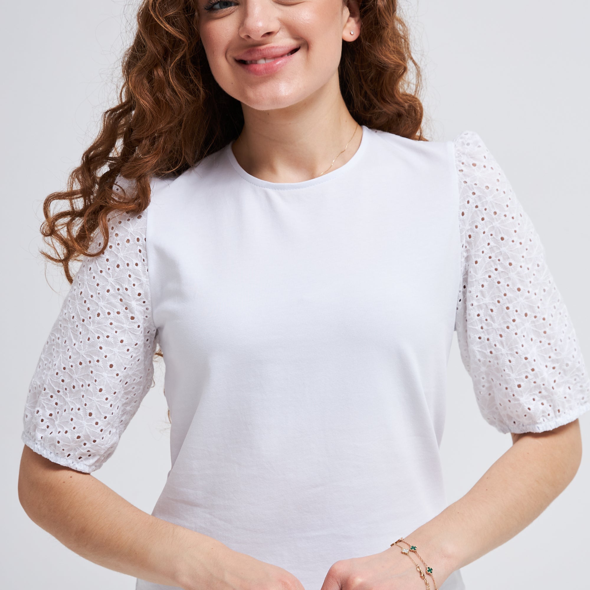 Блуза з ажурними рукавами