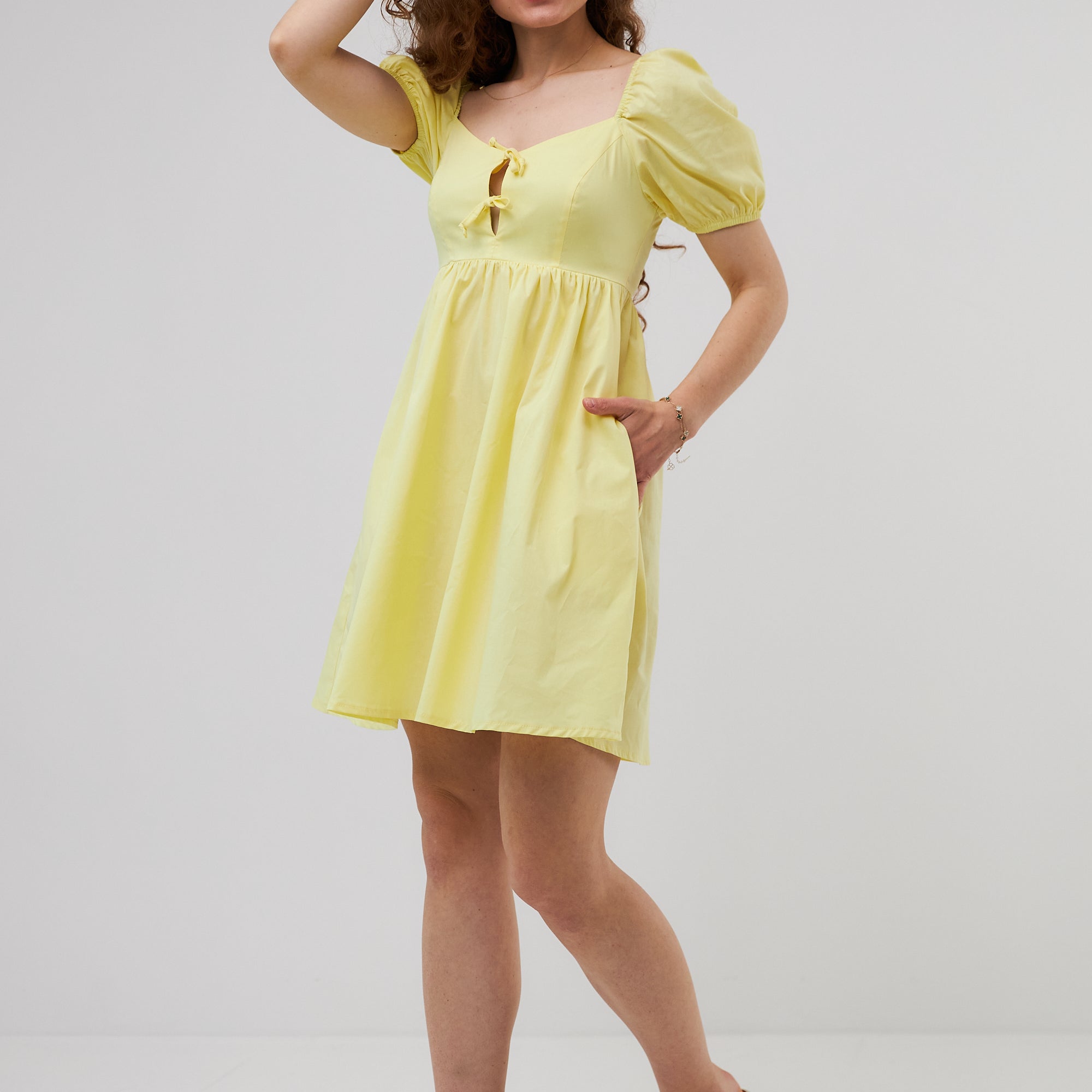 Сукня міні з ліфом на зав'язках