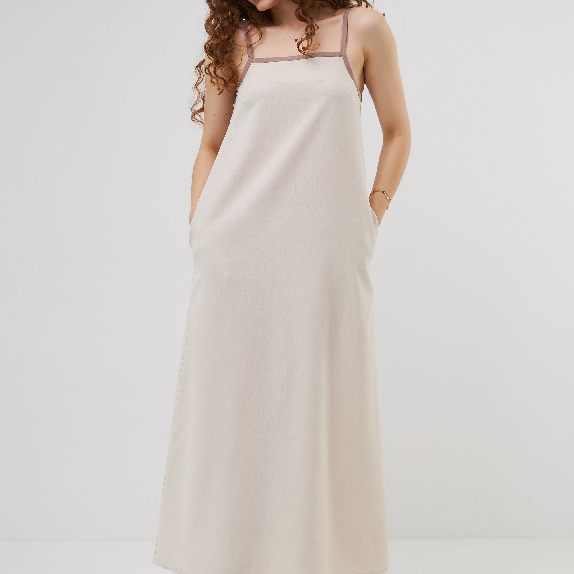 Сарафан максі з контрастною окантовкою