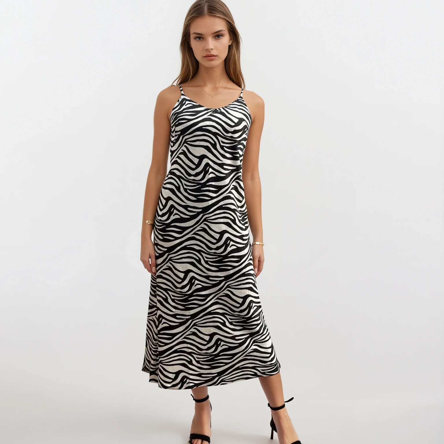 Сарафан на тонких бретелях принтований