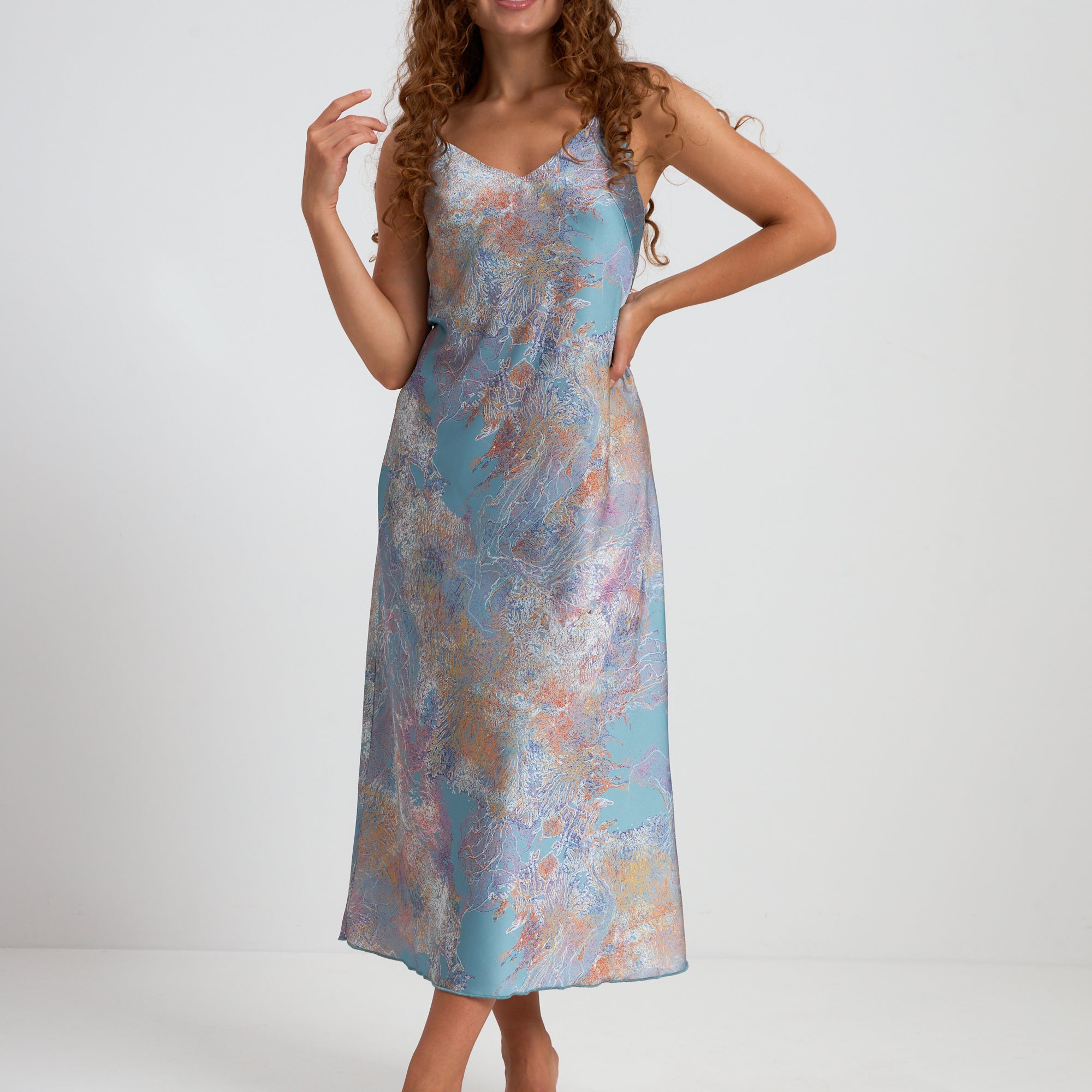 Сарафан на тонких бретелях принтований