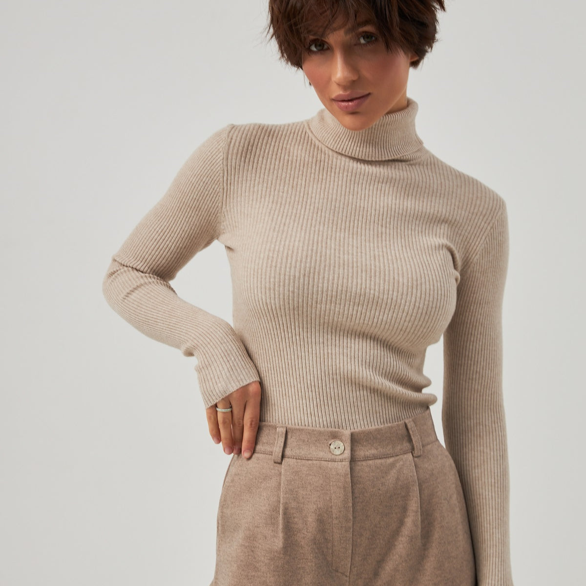 Гольф в'язаний з воротом