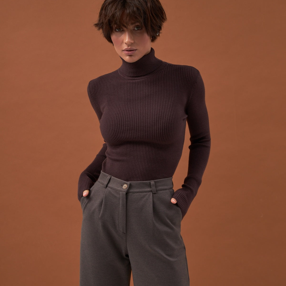 Гольф в'язаний з воротом