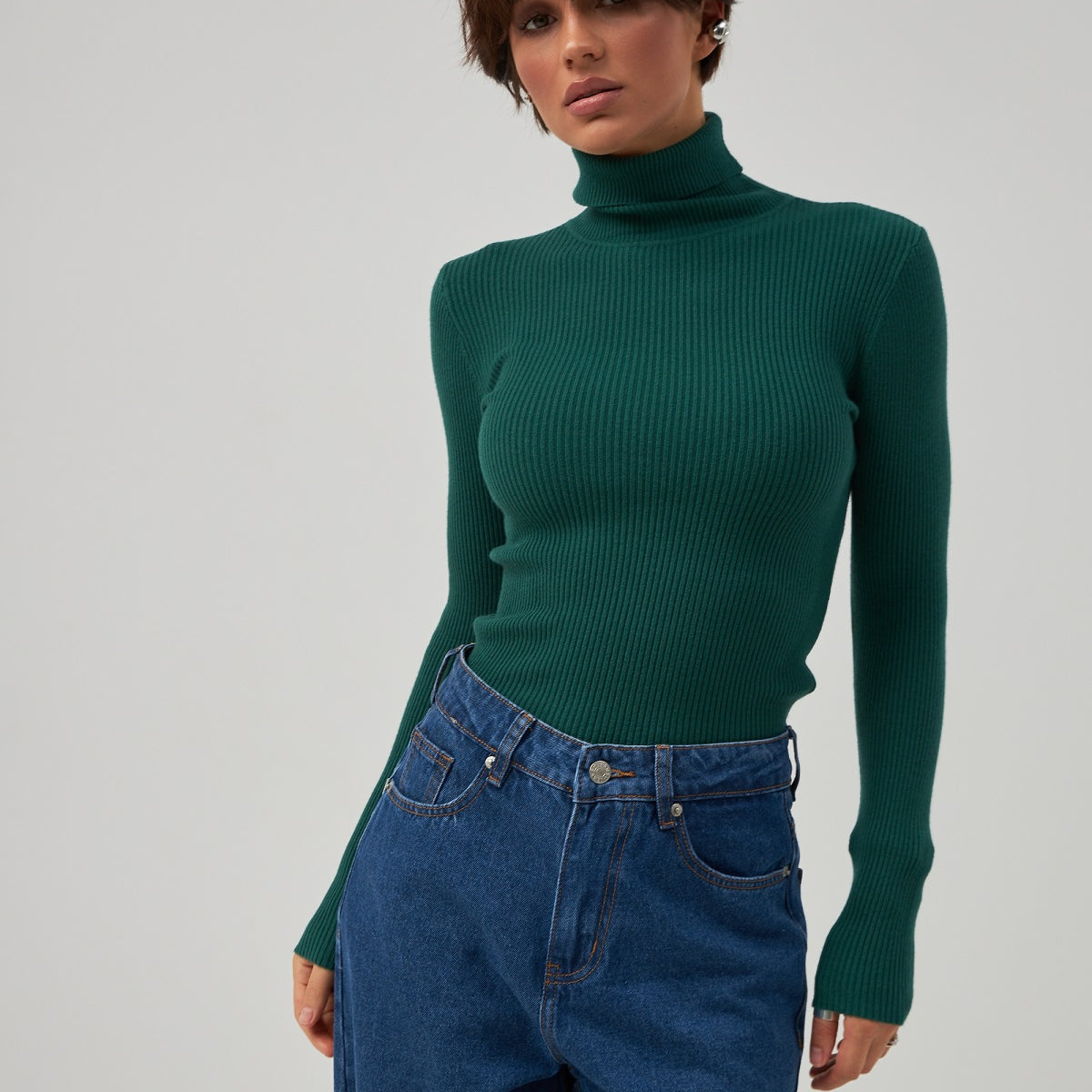 Гольф в'язаний з воротом