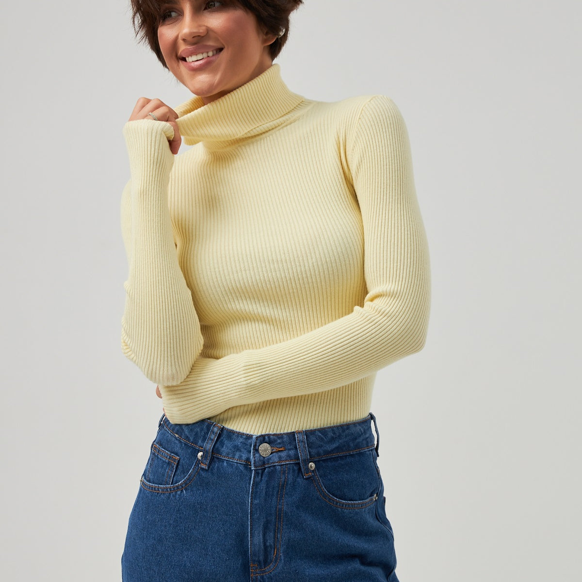 Гольф в'язаний з воротом