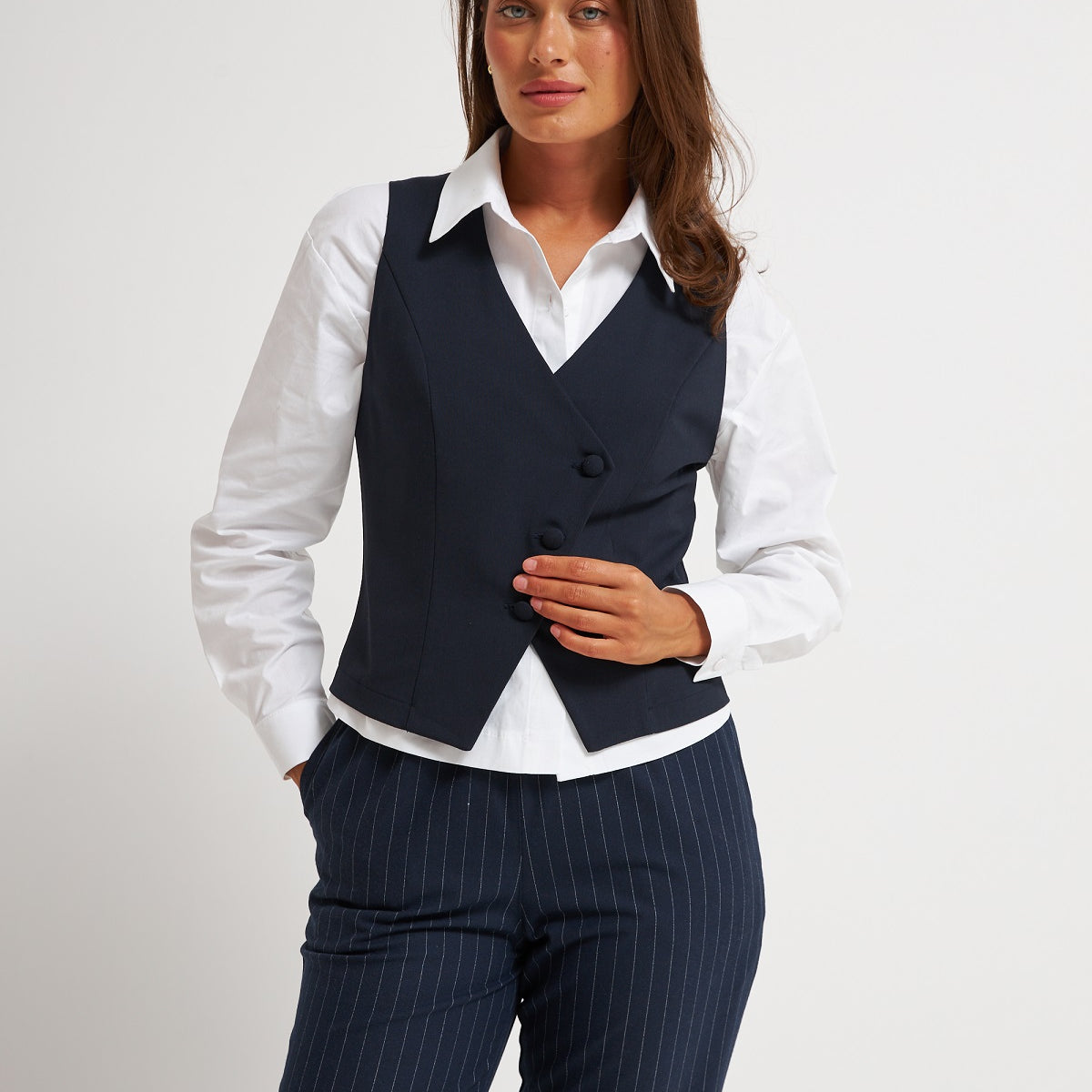 Жилет з асиметричною застібкою