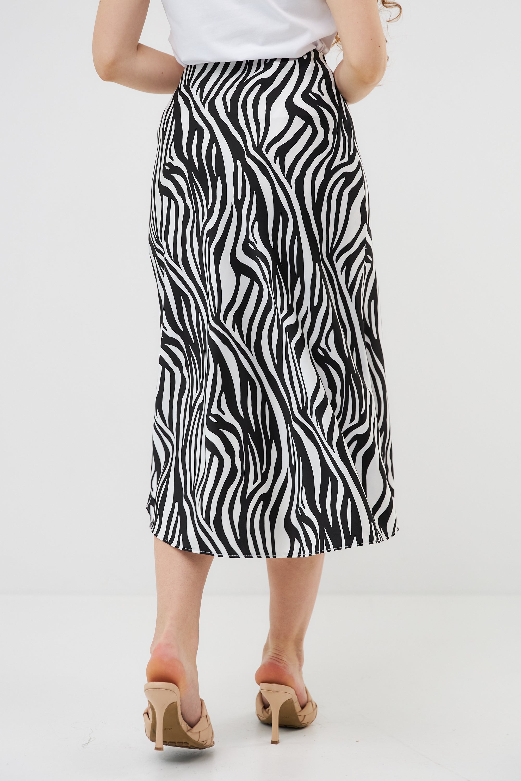 Білий (зебра)