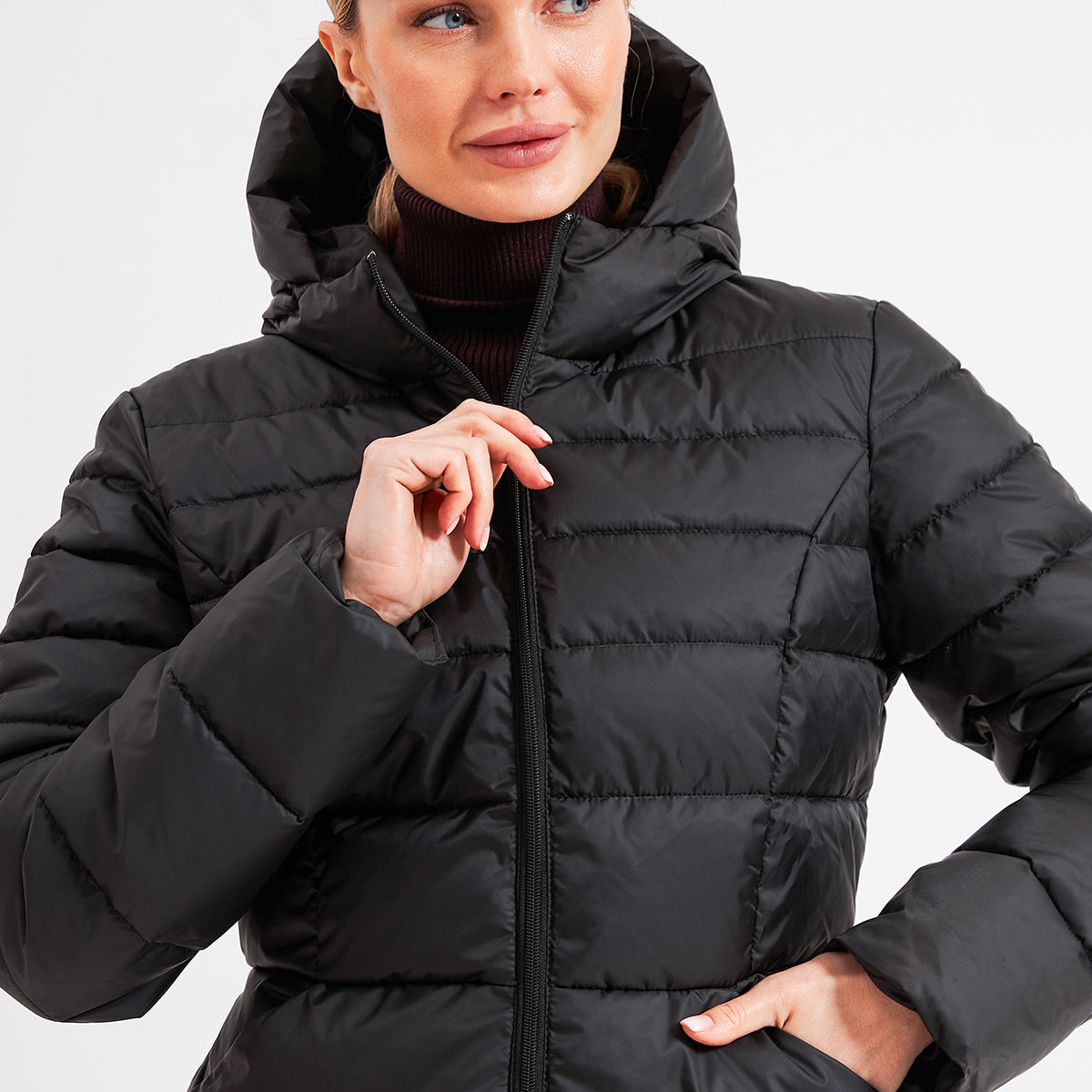 Куртка демісезонна на блискавці з капюшоном