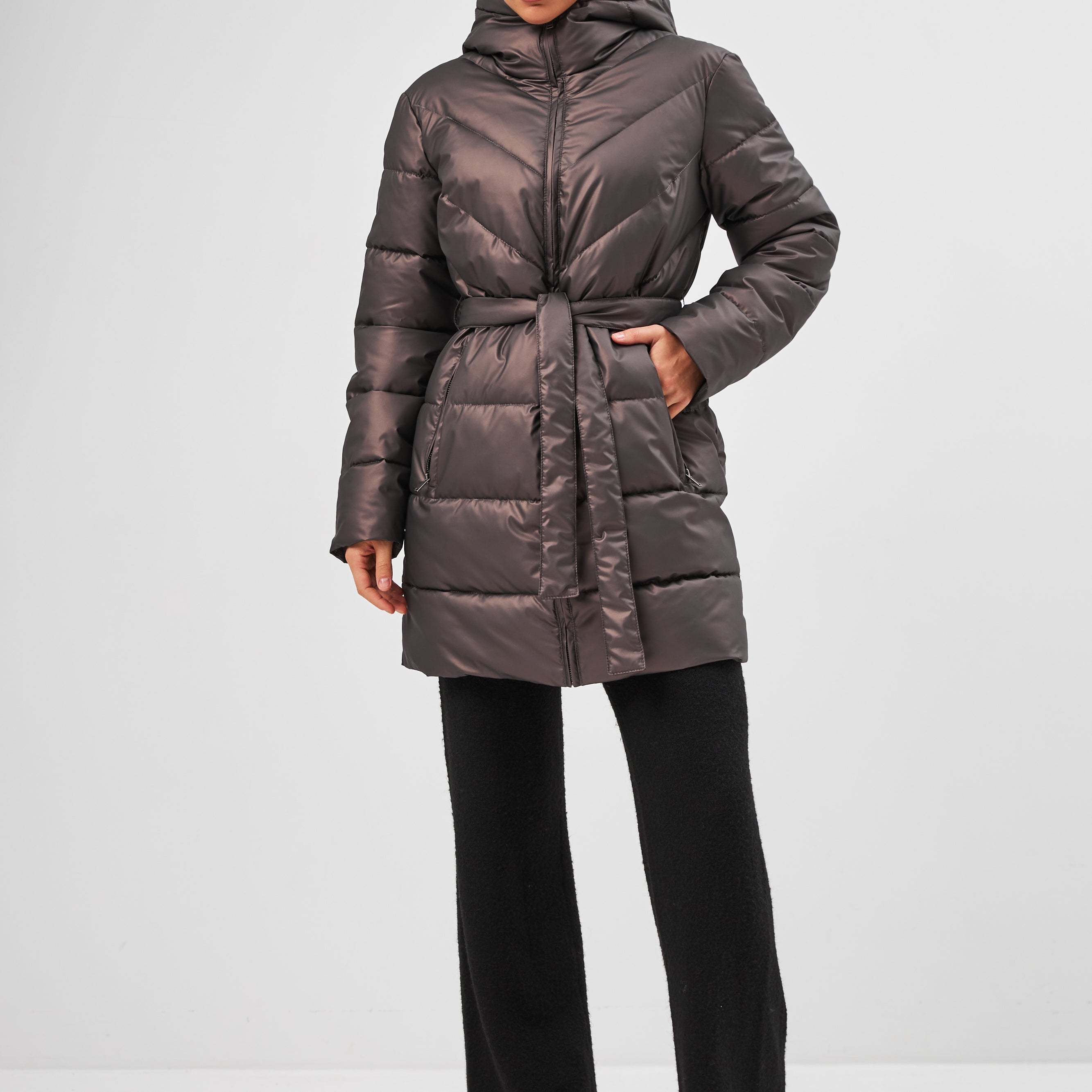 Куртка приталена з паском