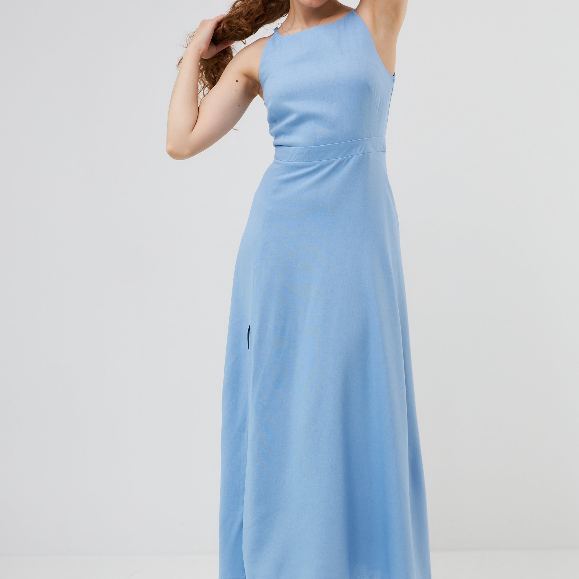 Сукня максі на бретелях з льону