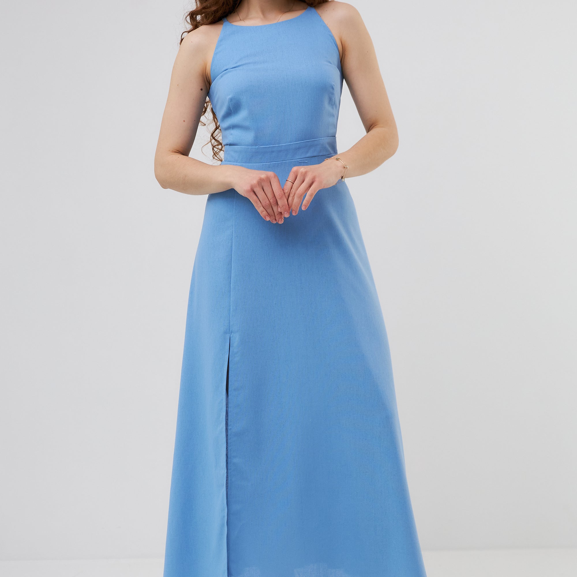 Сукня максі на бретелях з льону