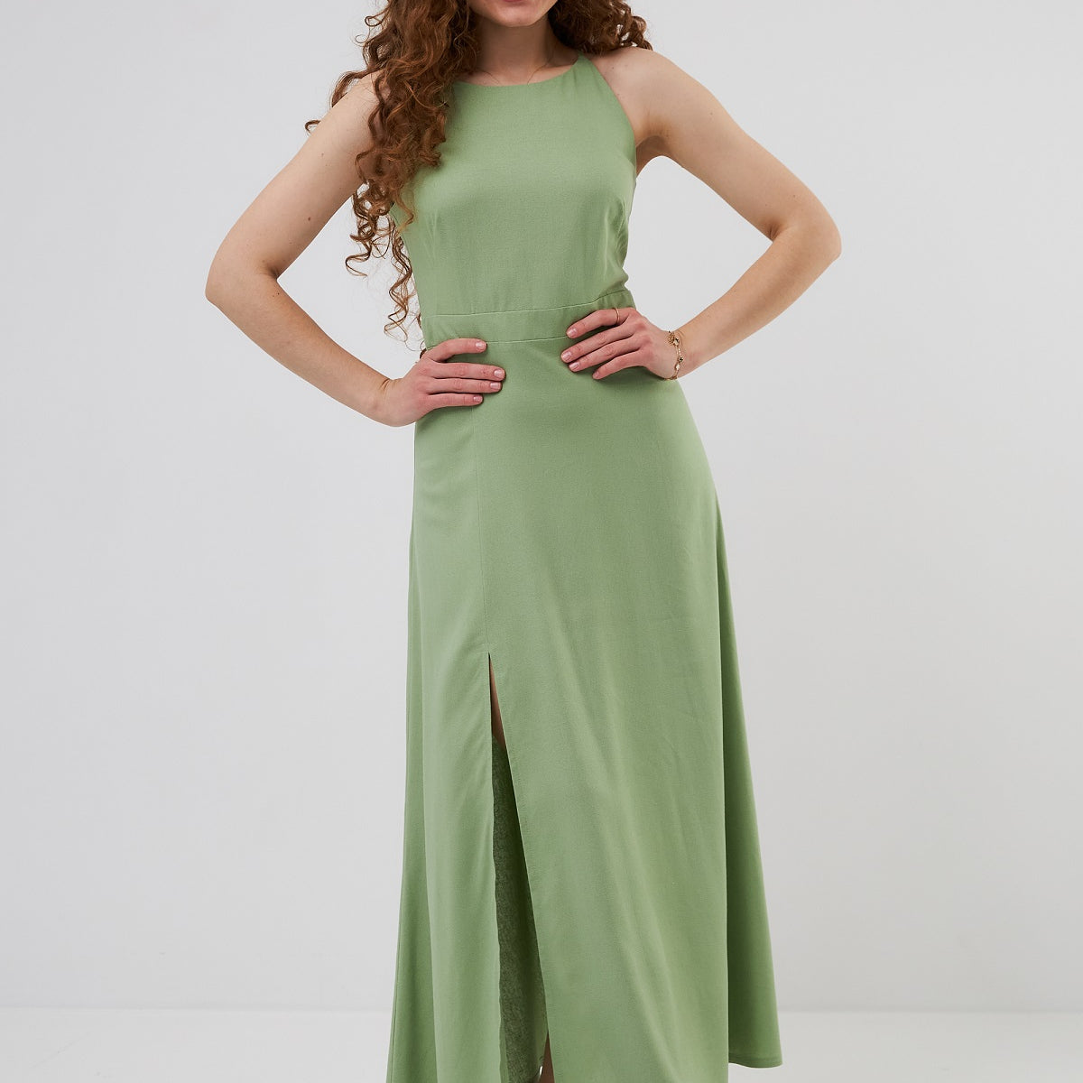 Сукня максі на бретелях з льону