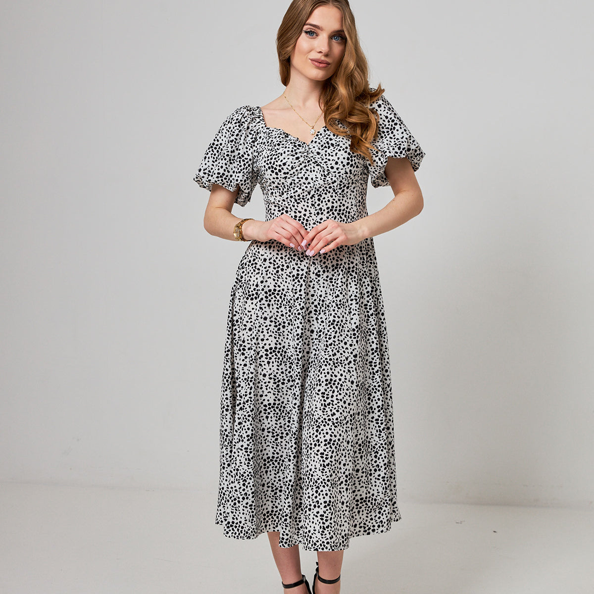 Сукня мідаксі з рукавами-дзвіночок