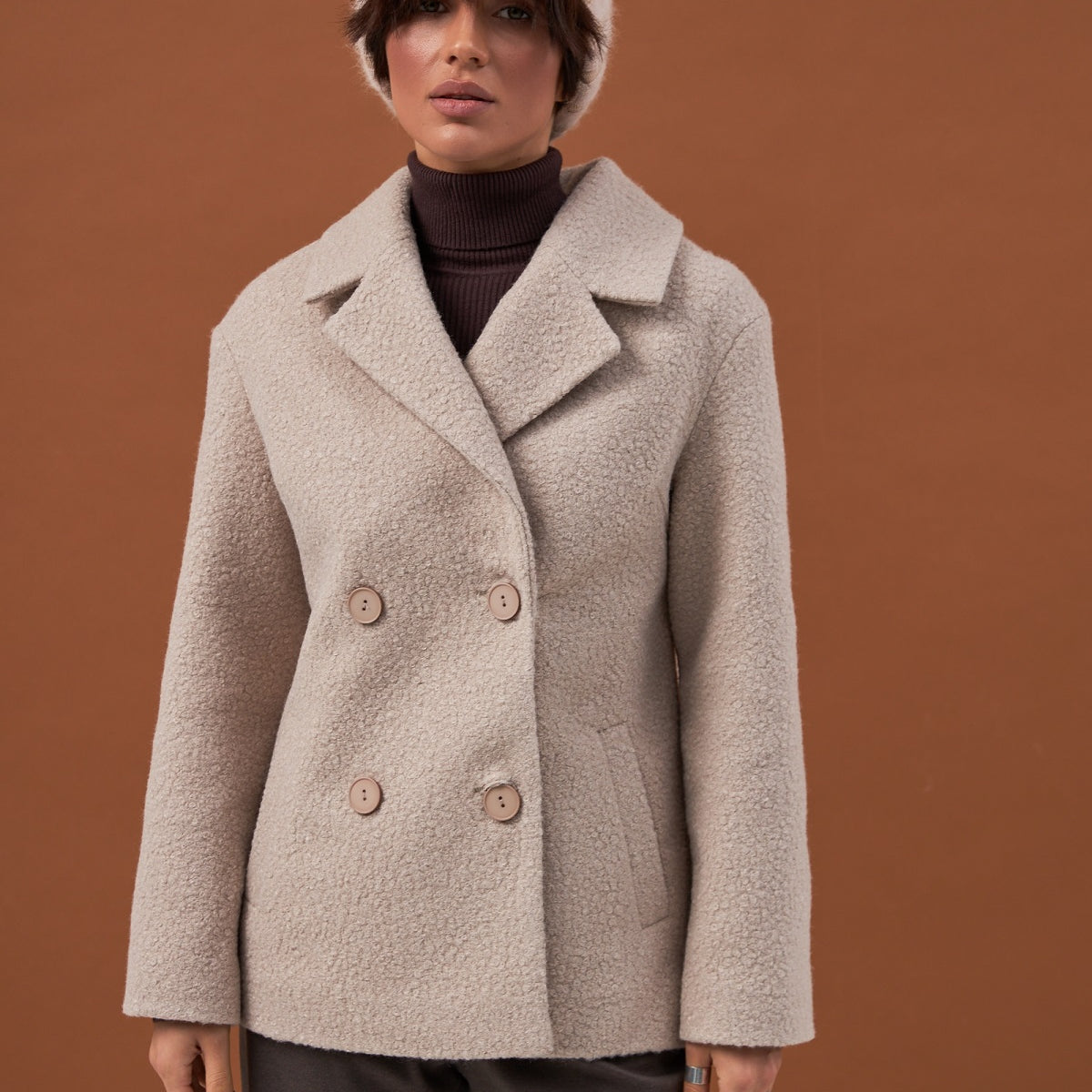 Пальто коротке з букле