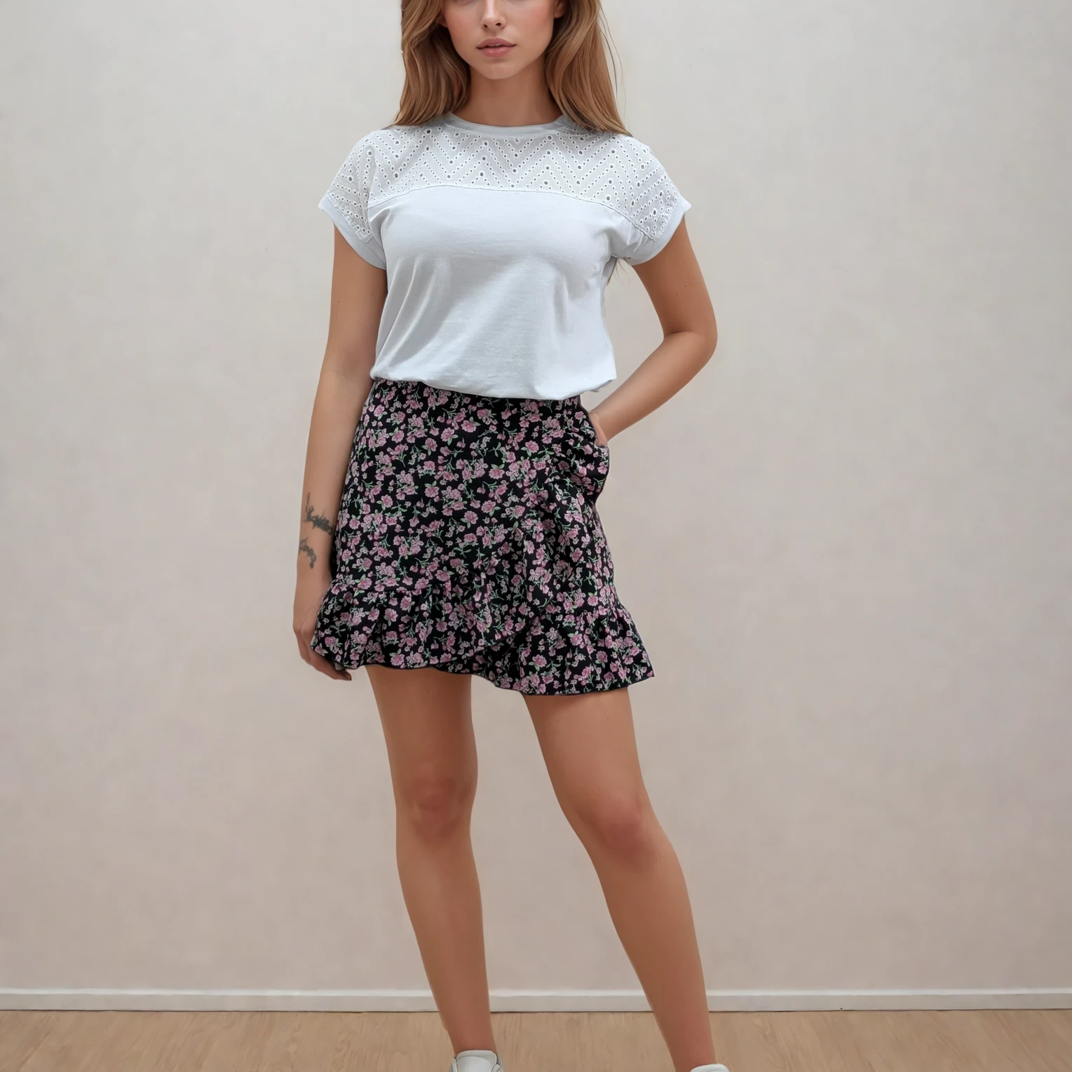 Спідниця міні на запах з воланом