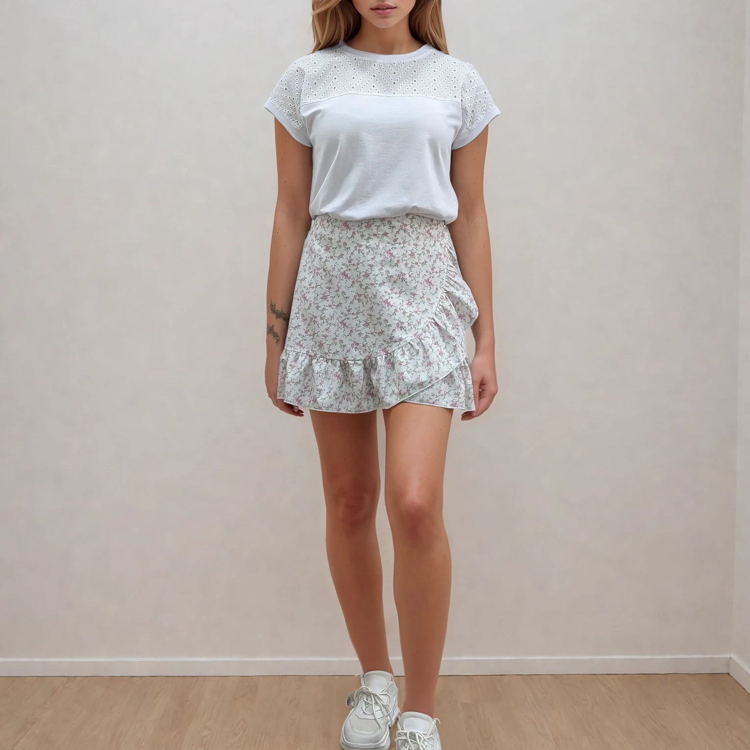 Спідниця міні на запах з воланом