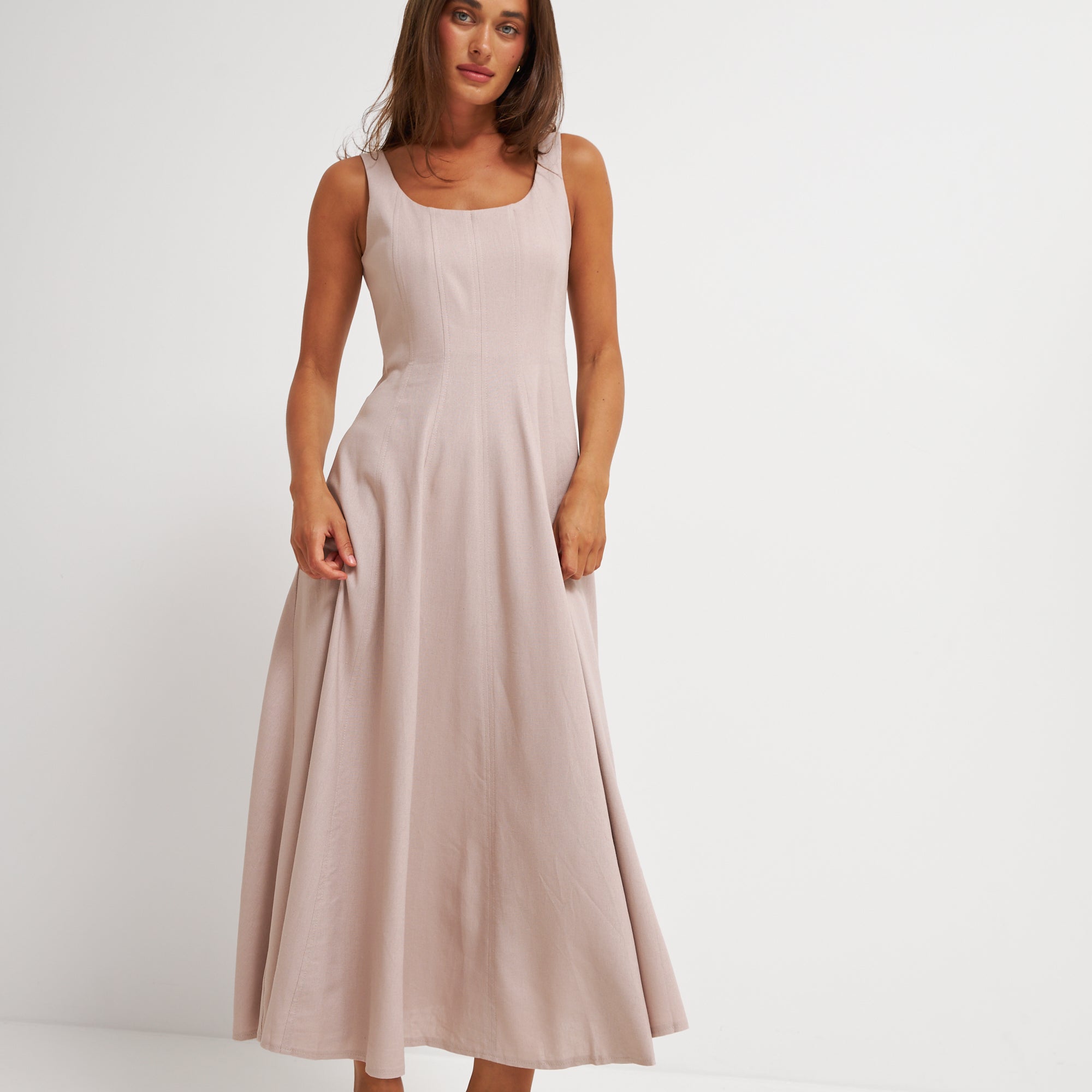 Сарафан з декоративними швами