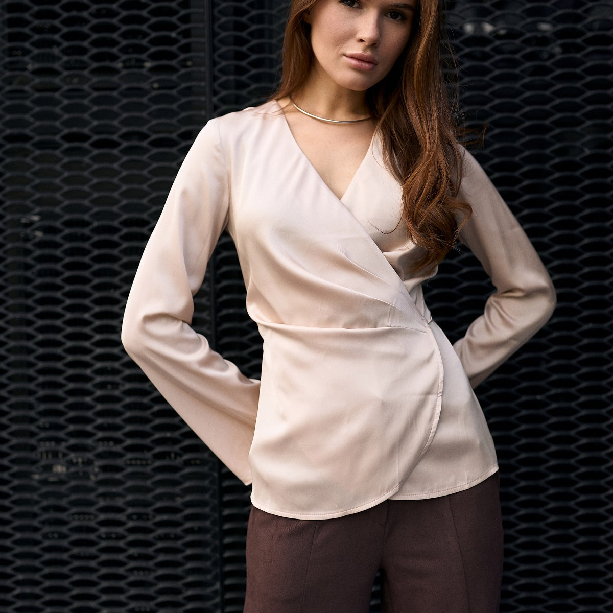 Асиметрична блуза на запах