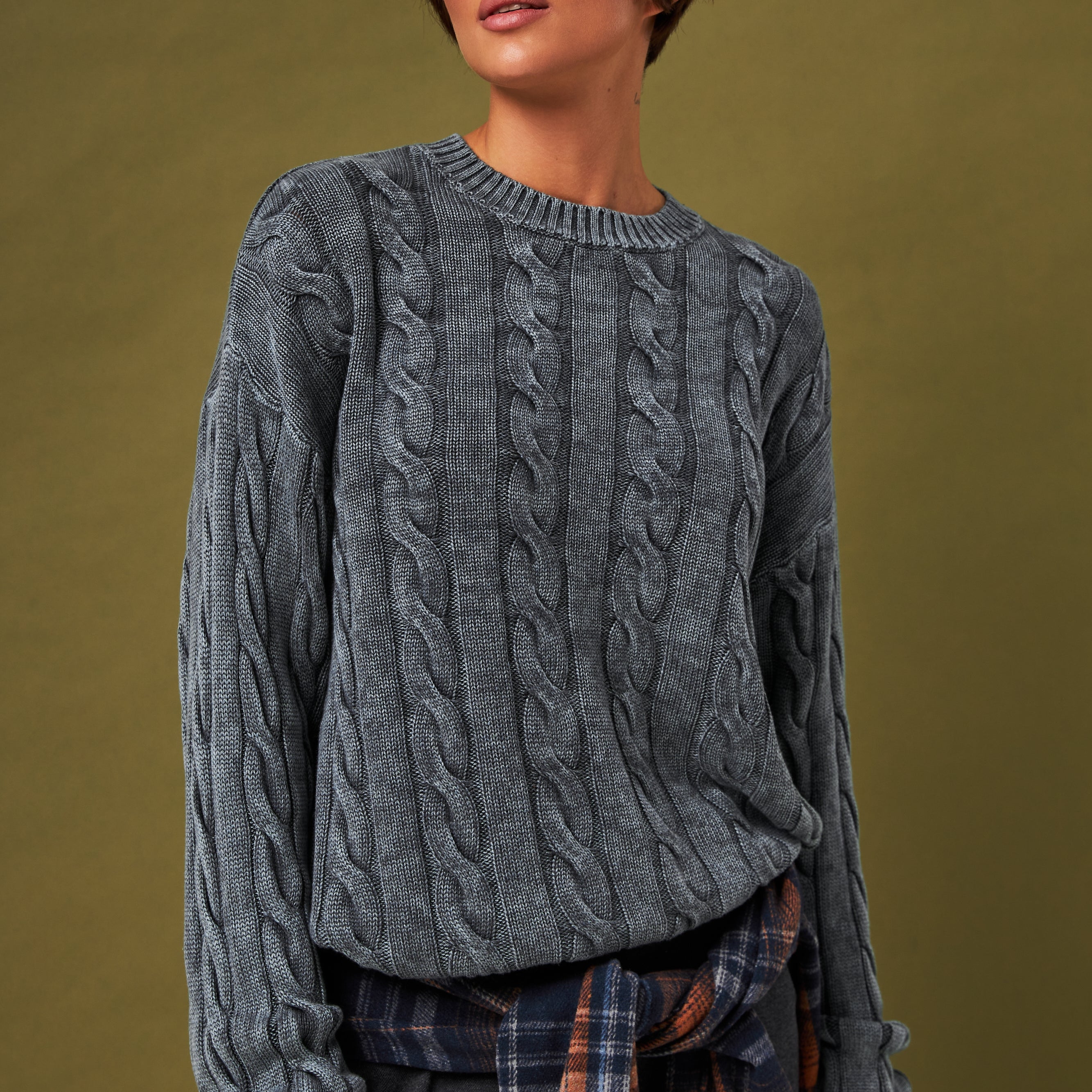 Светр з косами