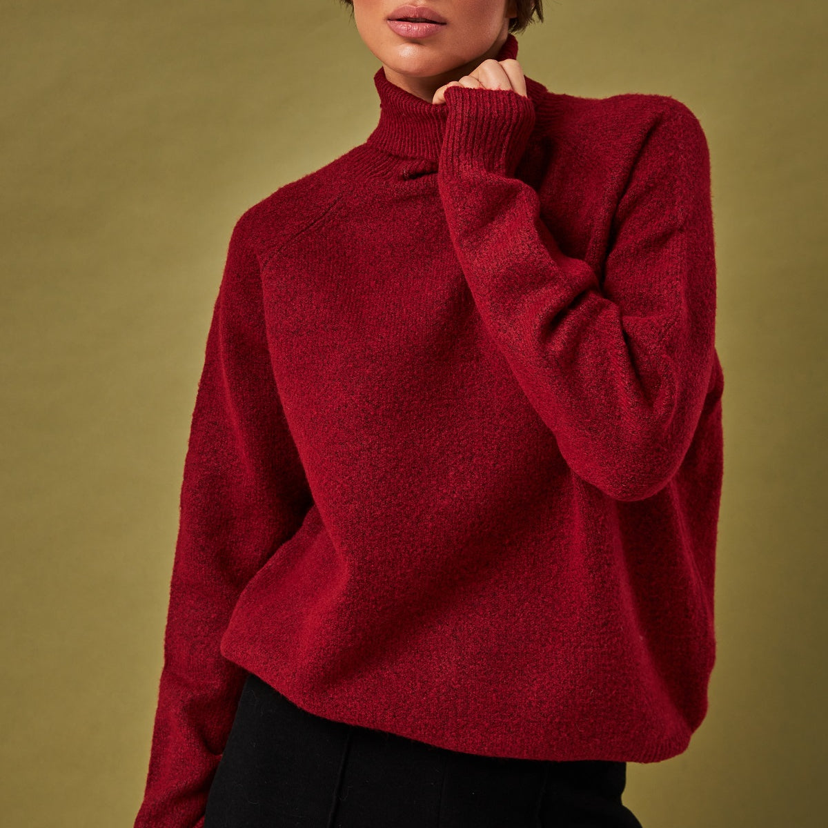 Светр реглан з горлом