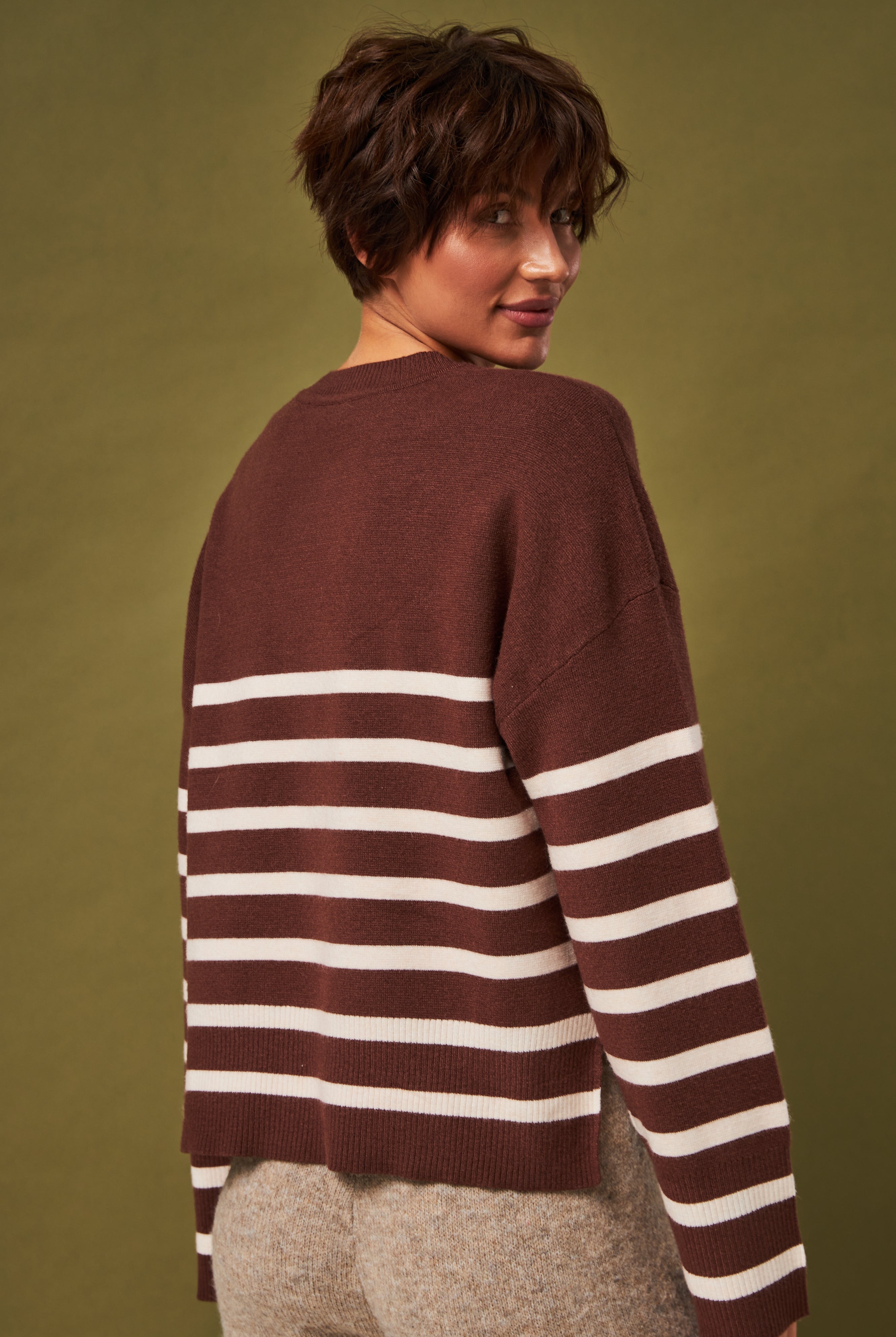 Коричневий (шоколадний)