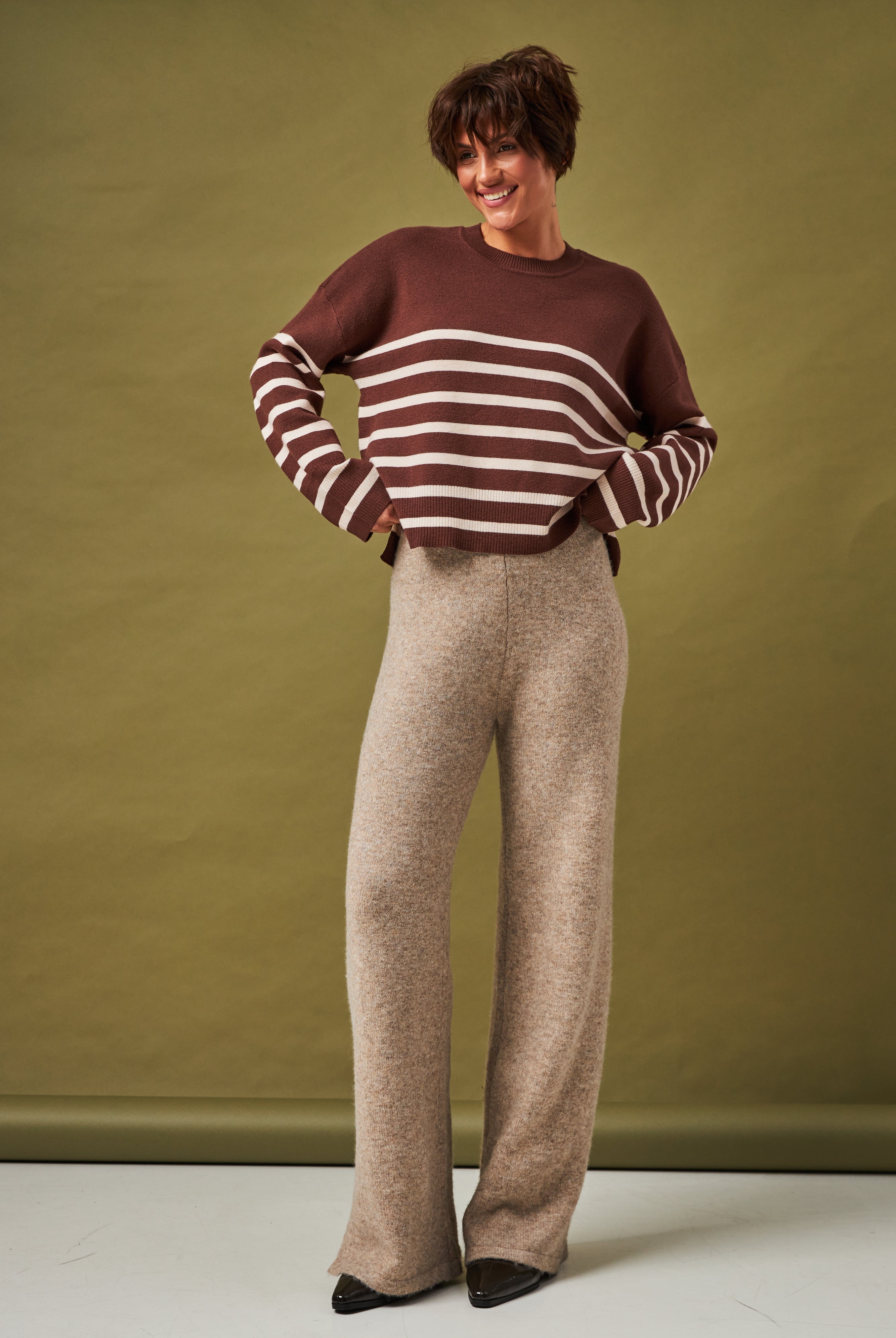 Коричневий (шоколадний)