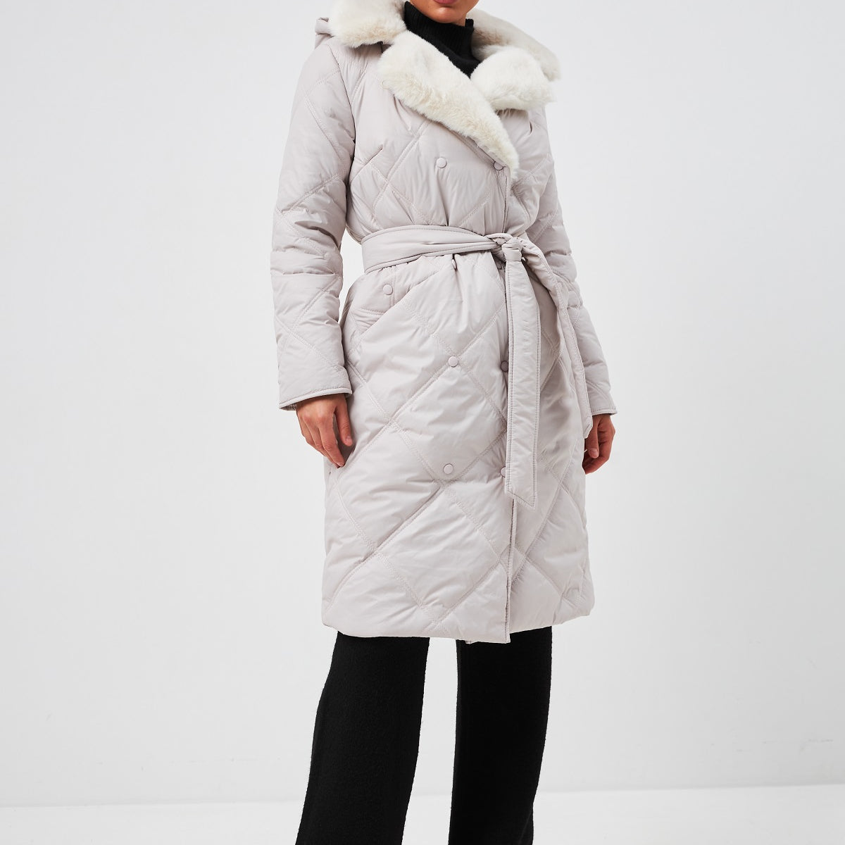 Куртка з хутряним коміром та паском