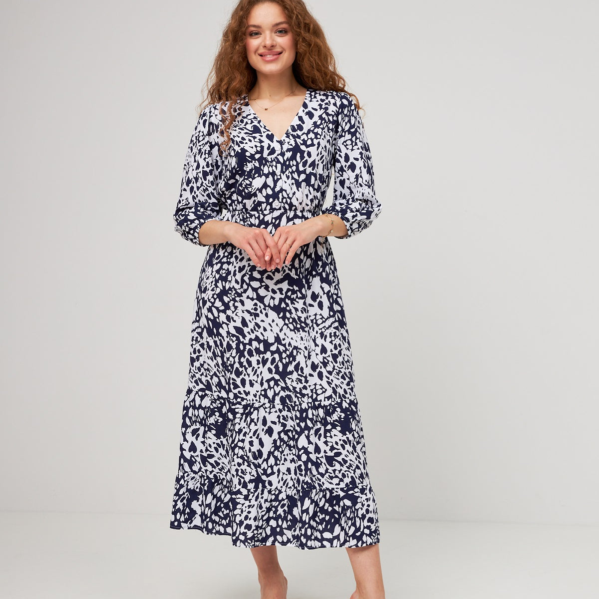 Сукня максі триярусна з ґудзиками