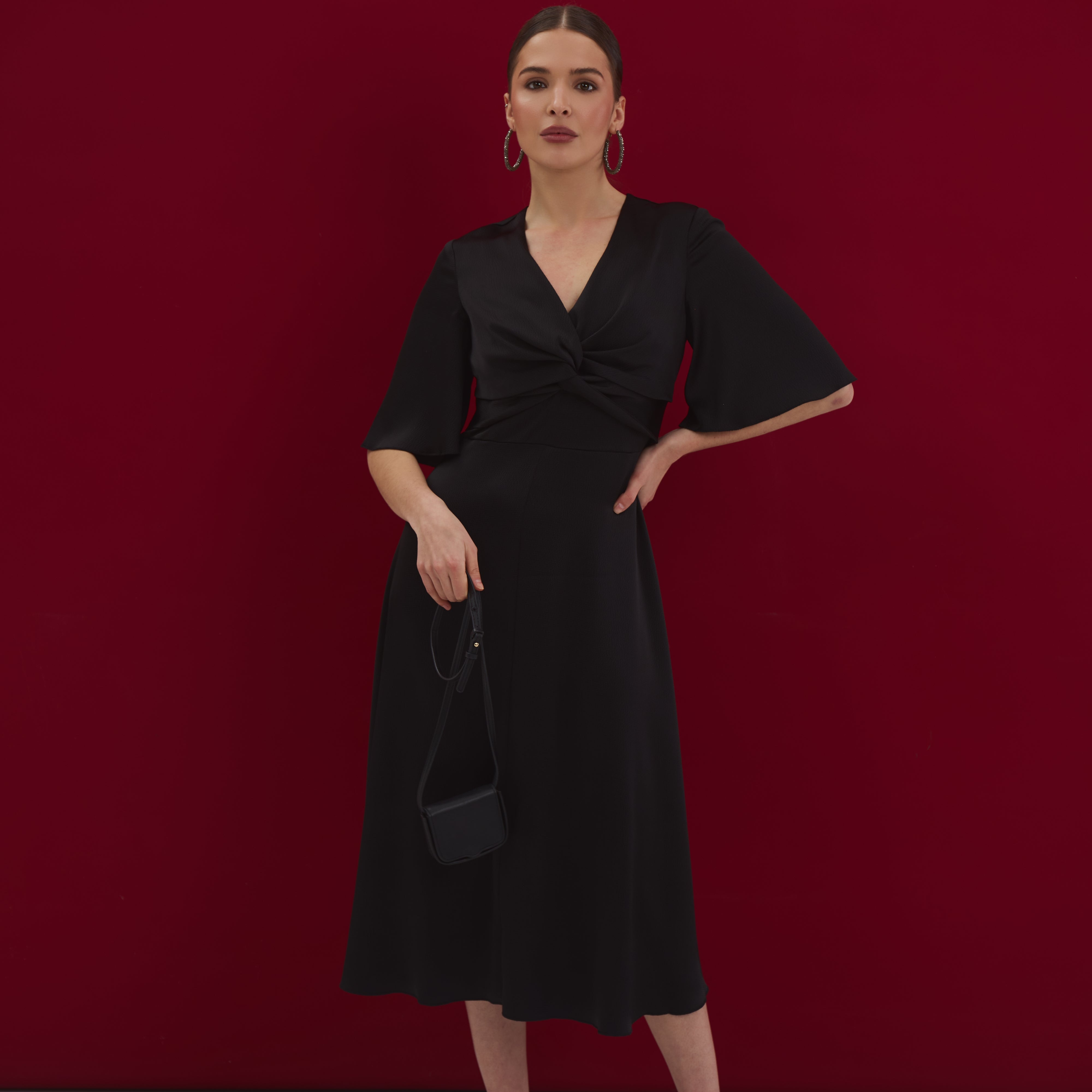 Атласна сукня міді з перекрутом на грудях