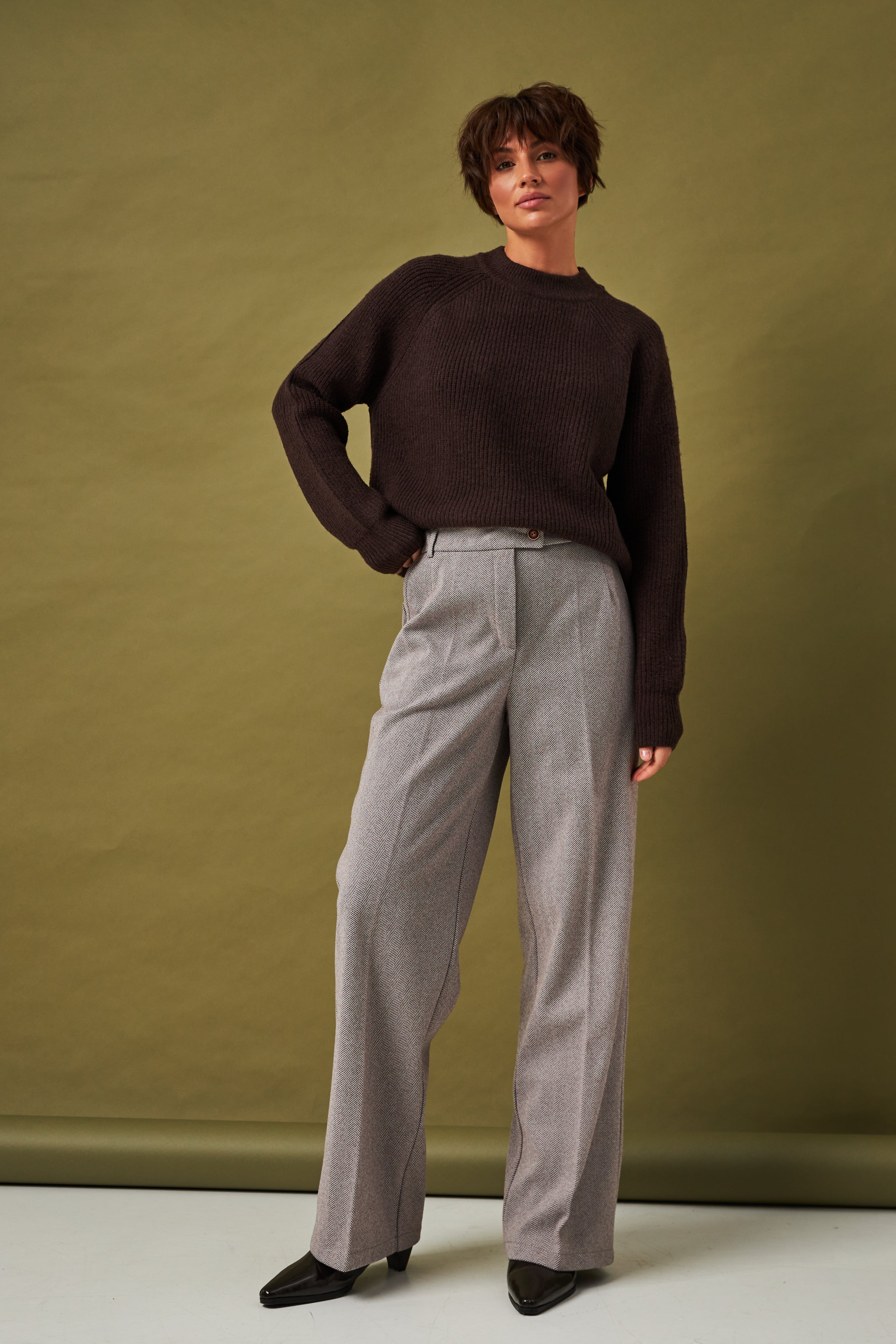 Коричневий (шоколадний)