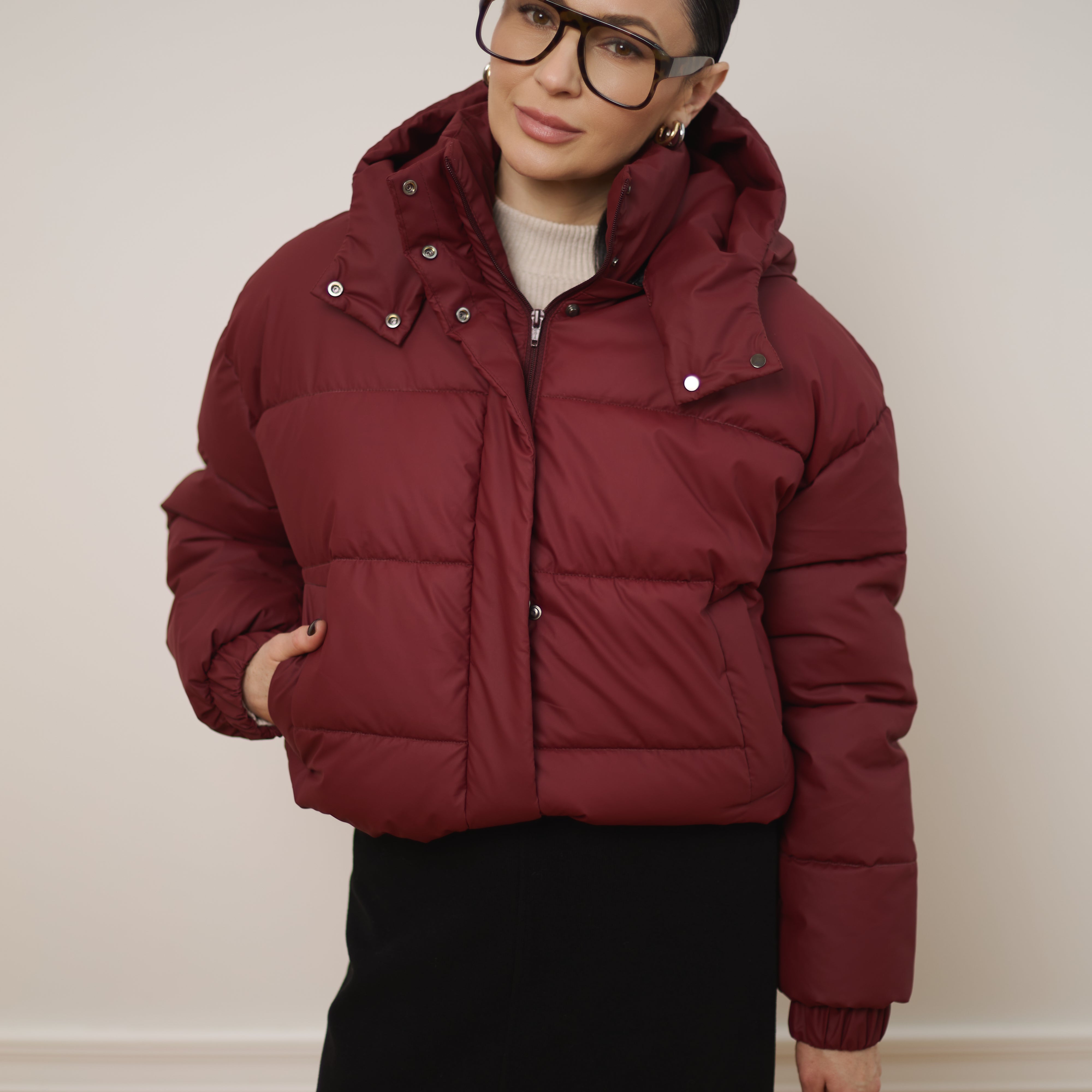 Пуховик вкорочений з капюшоном