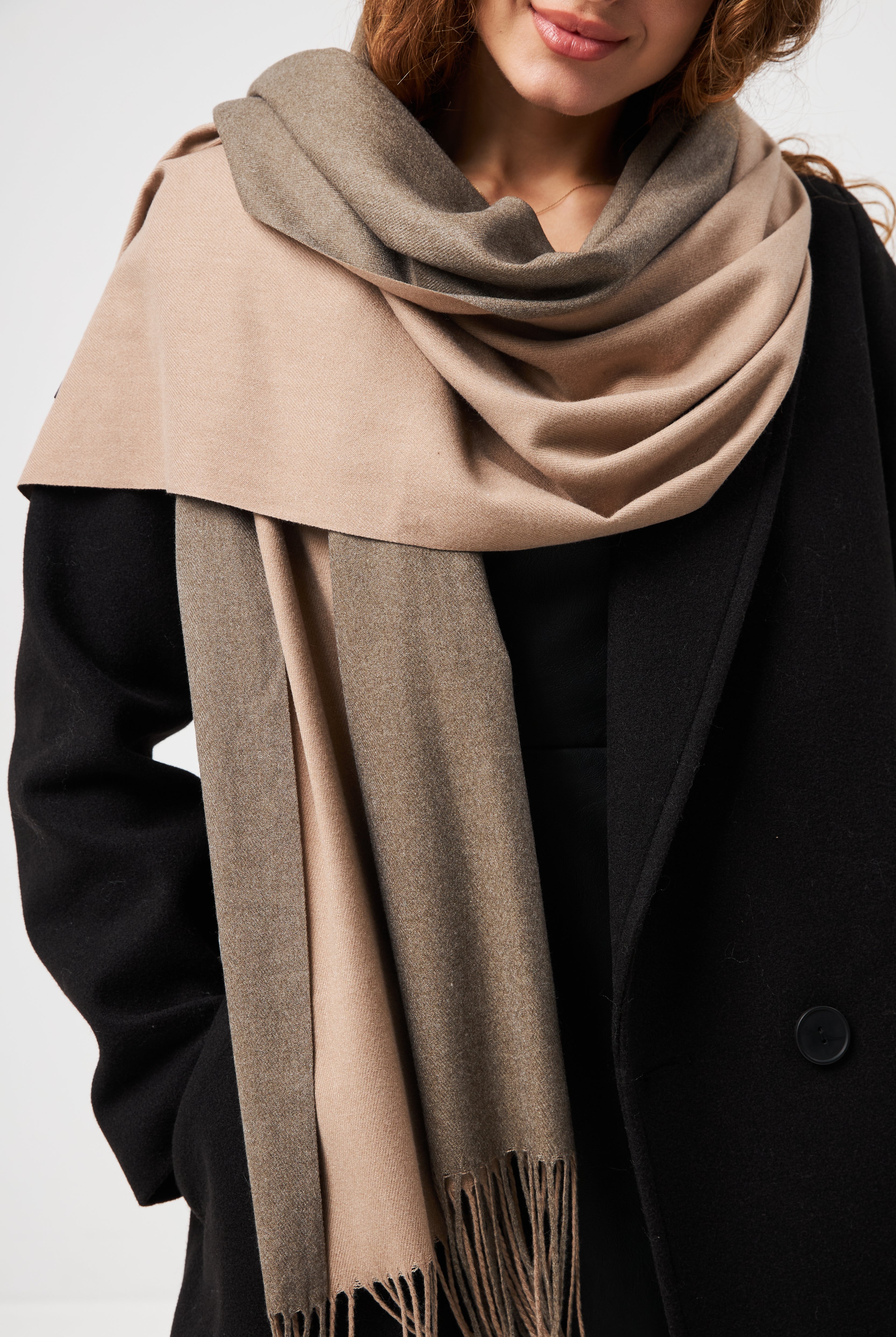 Коричневий