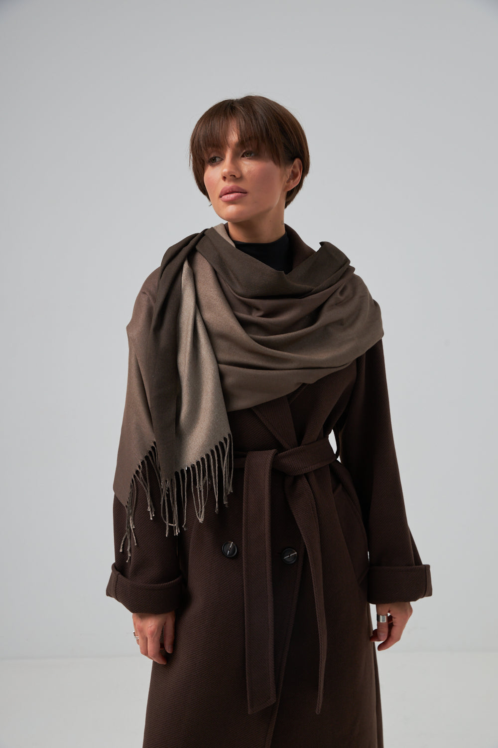 Коричневий