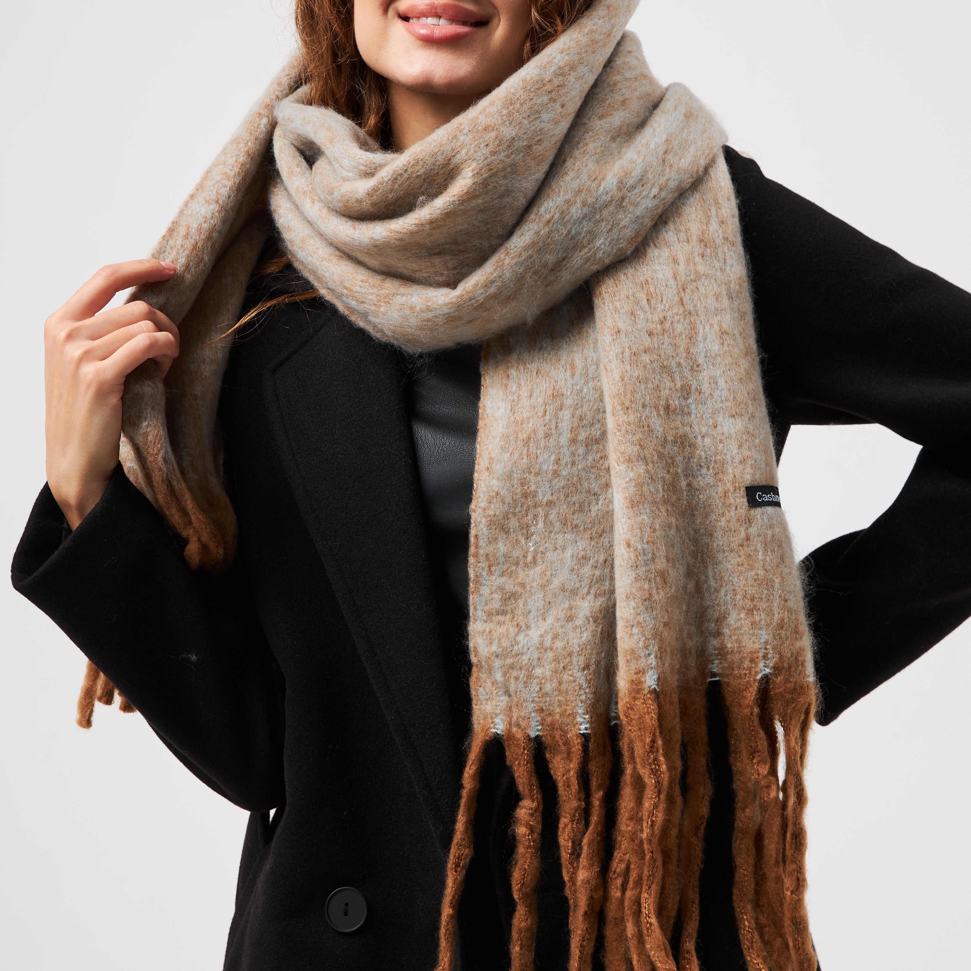 Коричневий