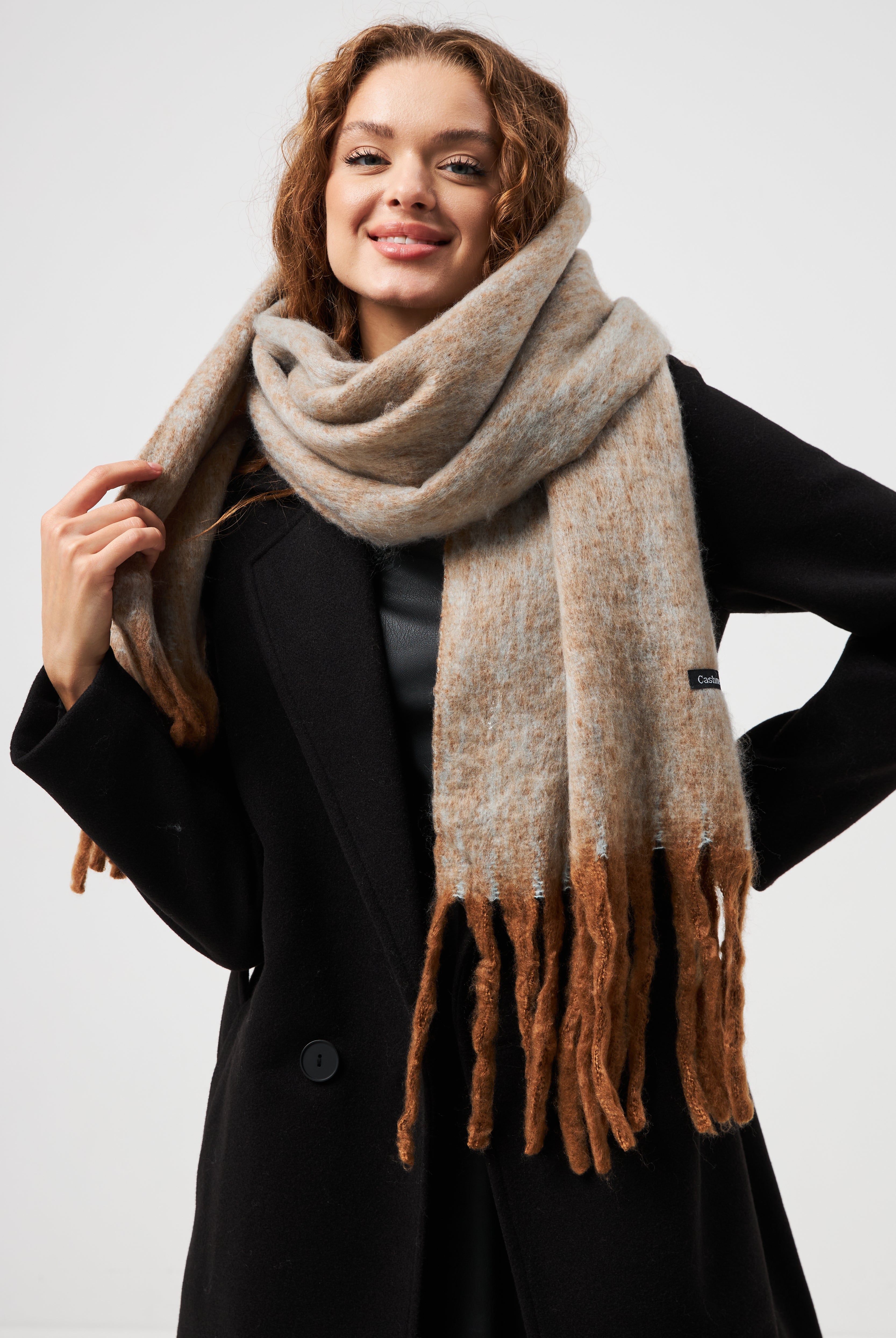 Коричневий