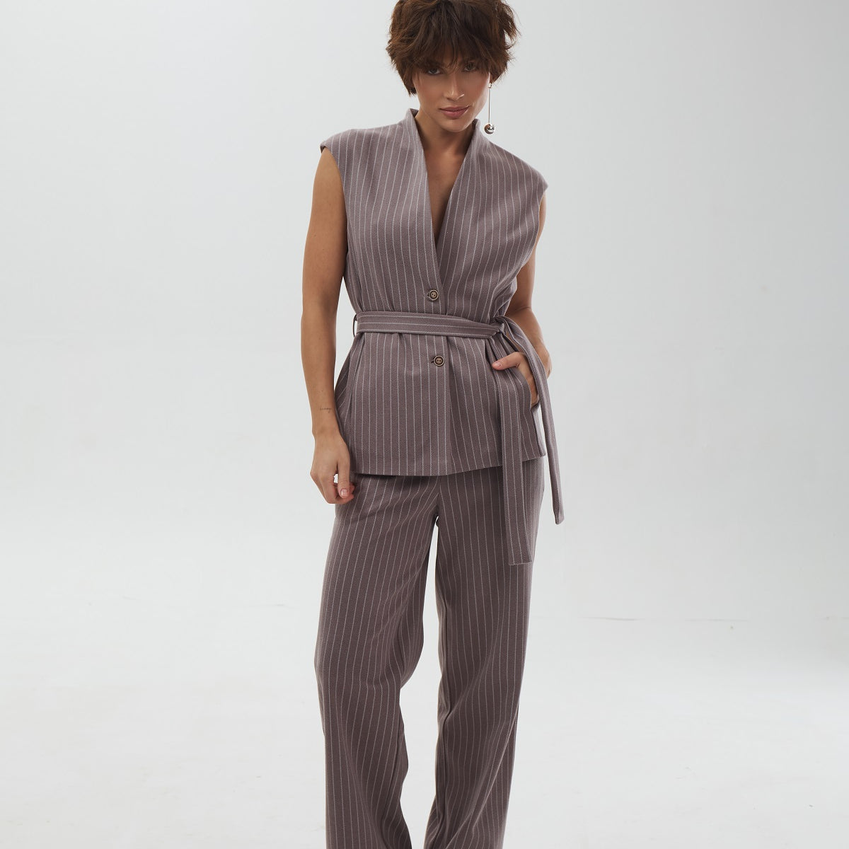 Широкі штани-палаццо у тонку смужку з високою посадкою