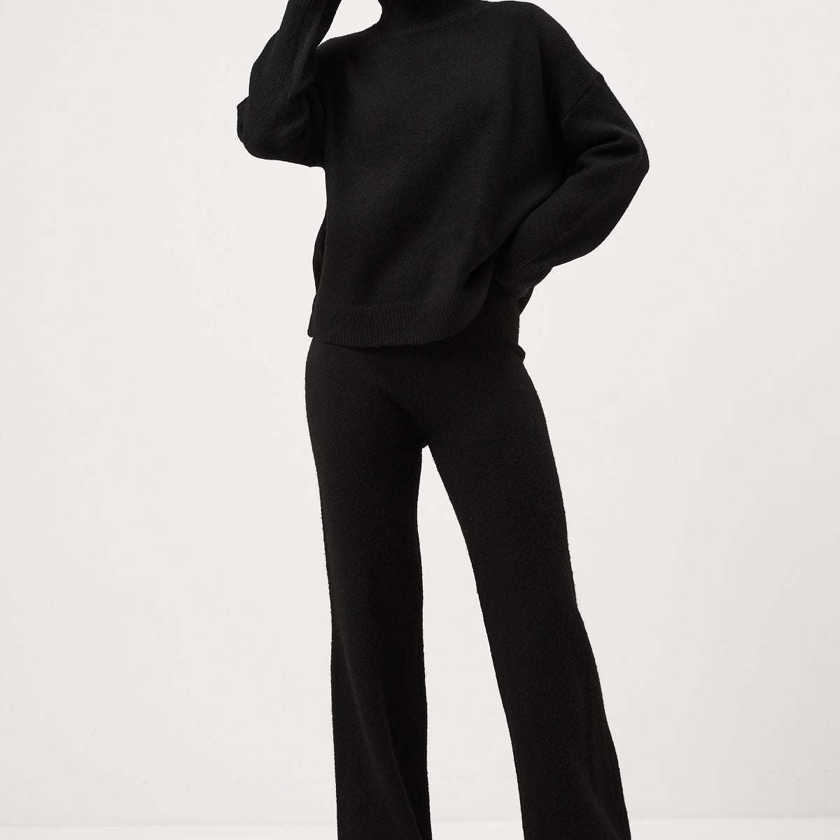 Штани в'язані з розрізами